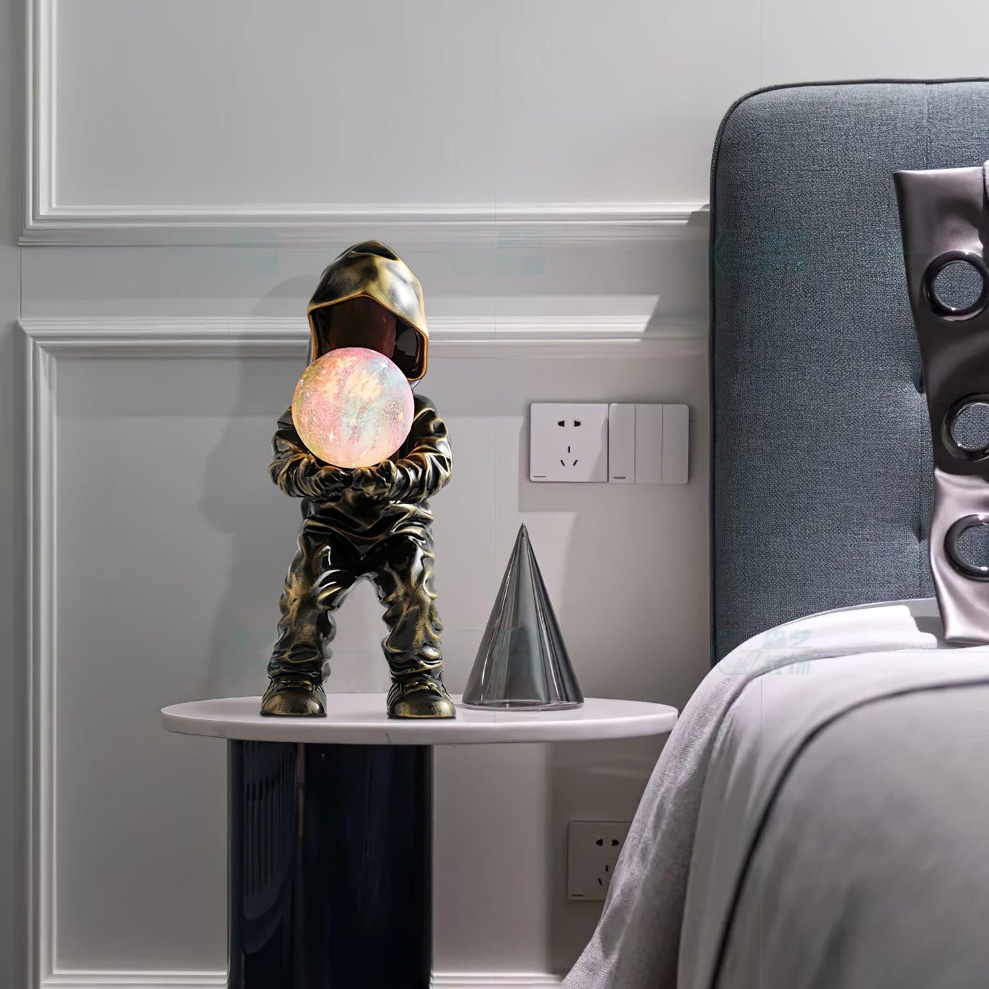 Hacker Planet Table Lamp | Metal & Resin | Black
