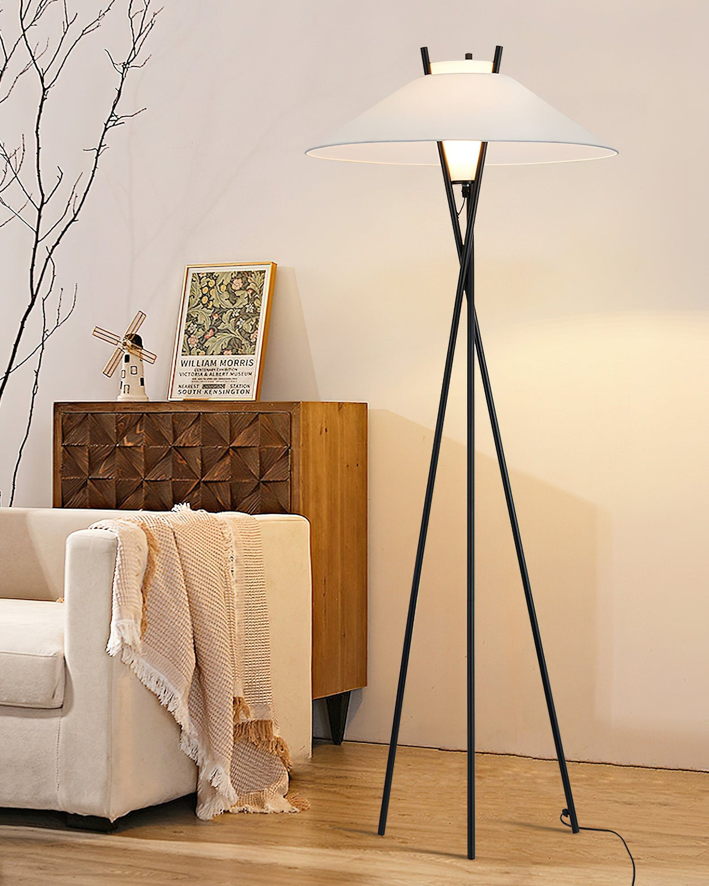 Hoka Tripod Floor Lamp | Metal Frame | Black and White