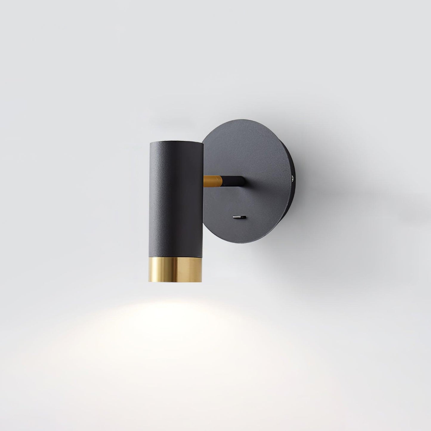 Karpo Wall Lamp | Metal | Black and White