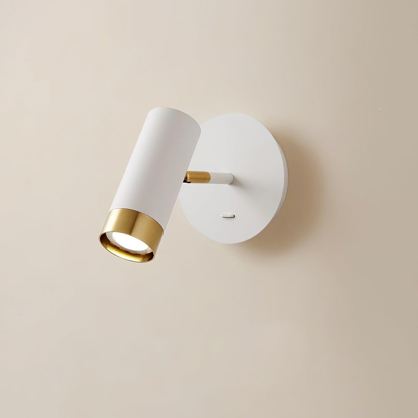 Karpo Wall Lamp | Metal | Black and White