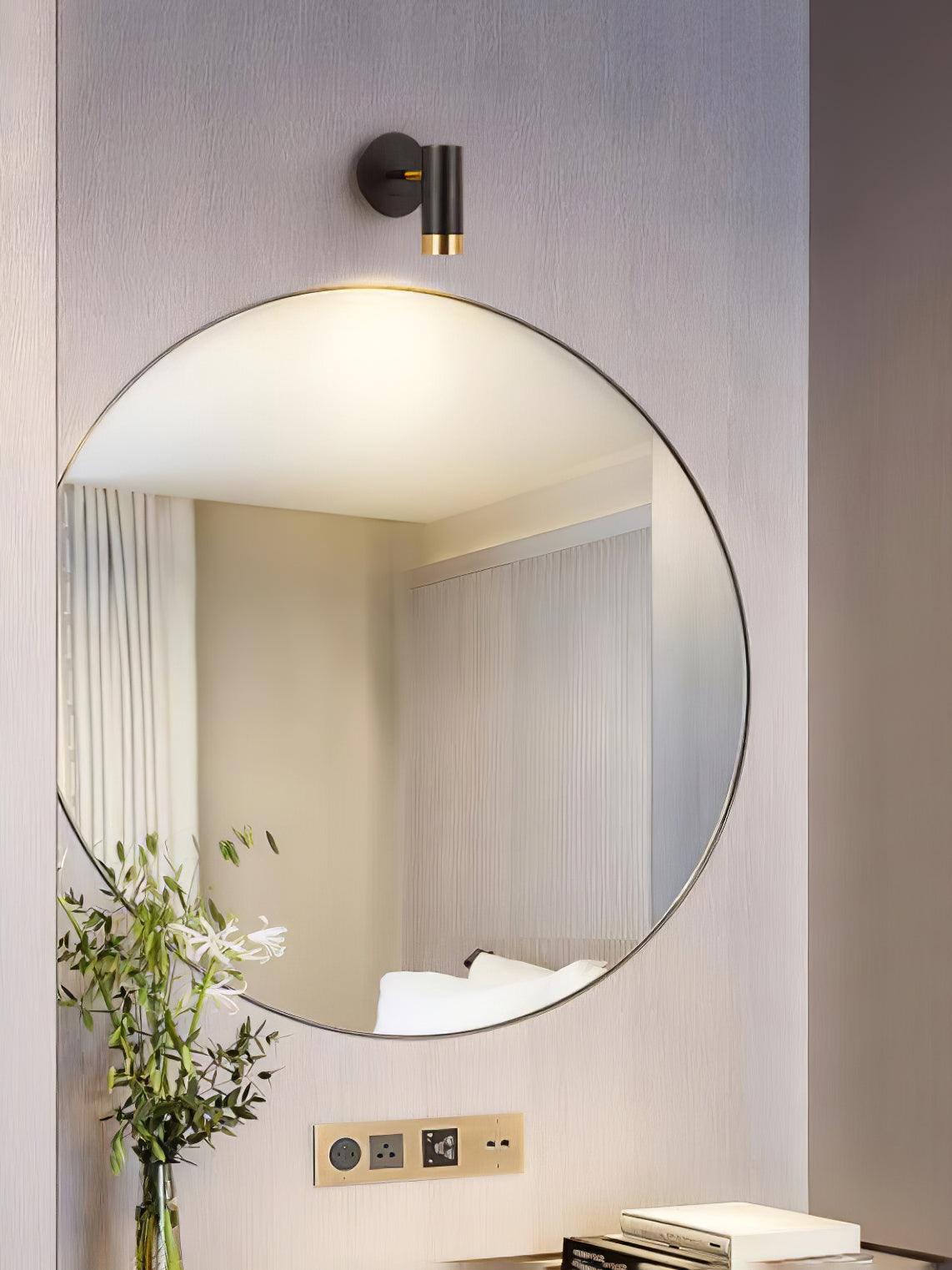 Karpo Wall Lamp | Metal | Black and White