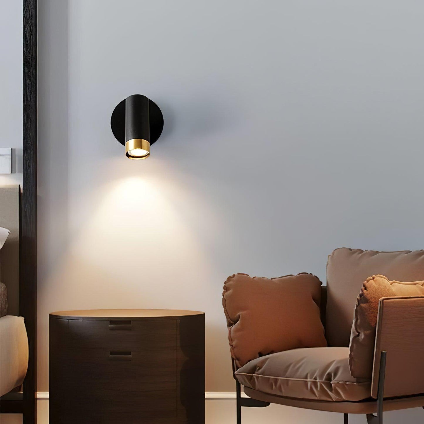 Karpo Wall Lamp | Metal | Black and White