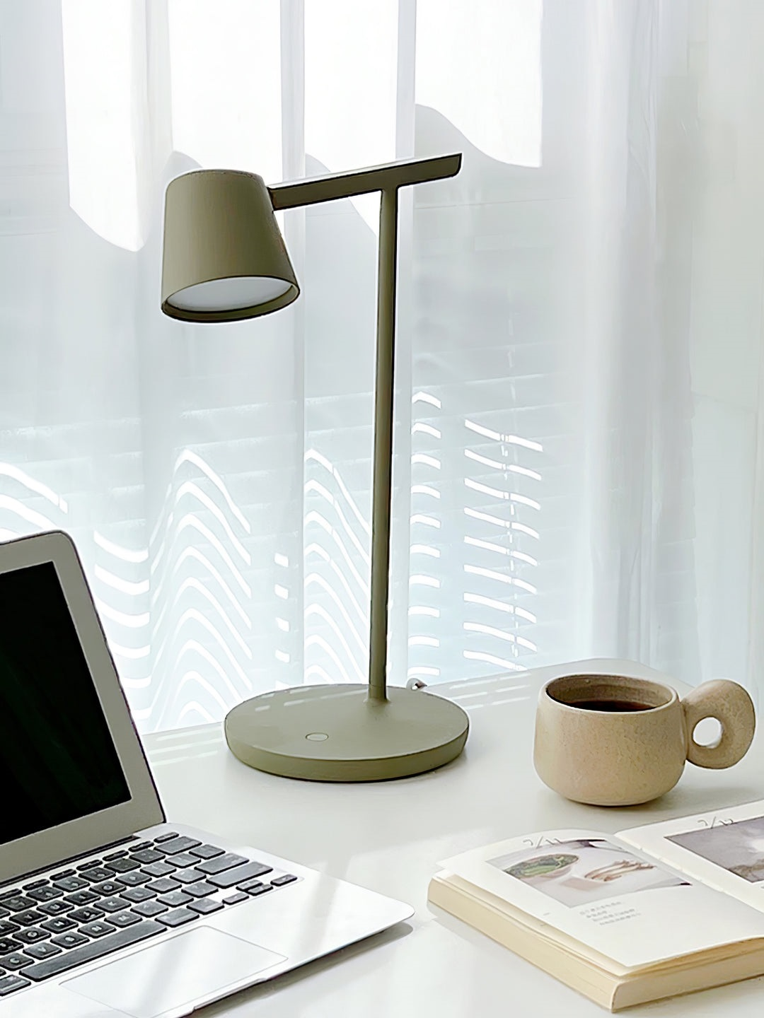 Kepler Table Lamp | Adjustable Aluminum Design | Black, White, Red, Olive