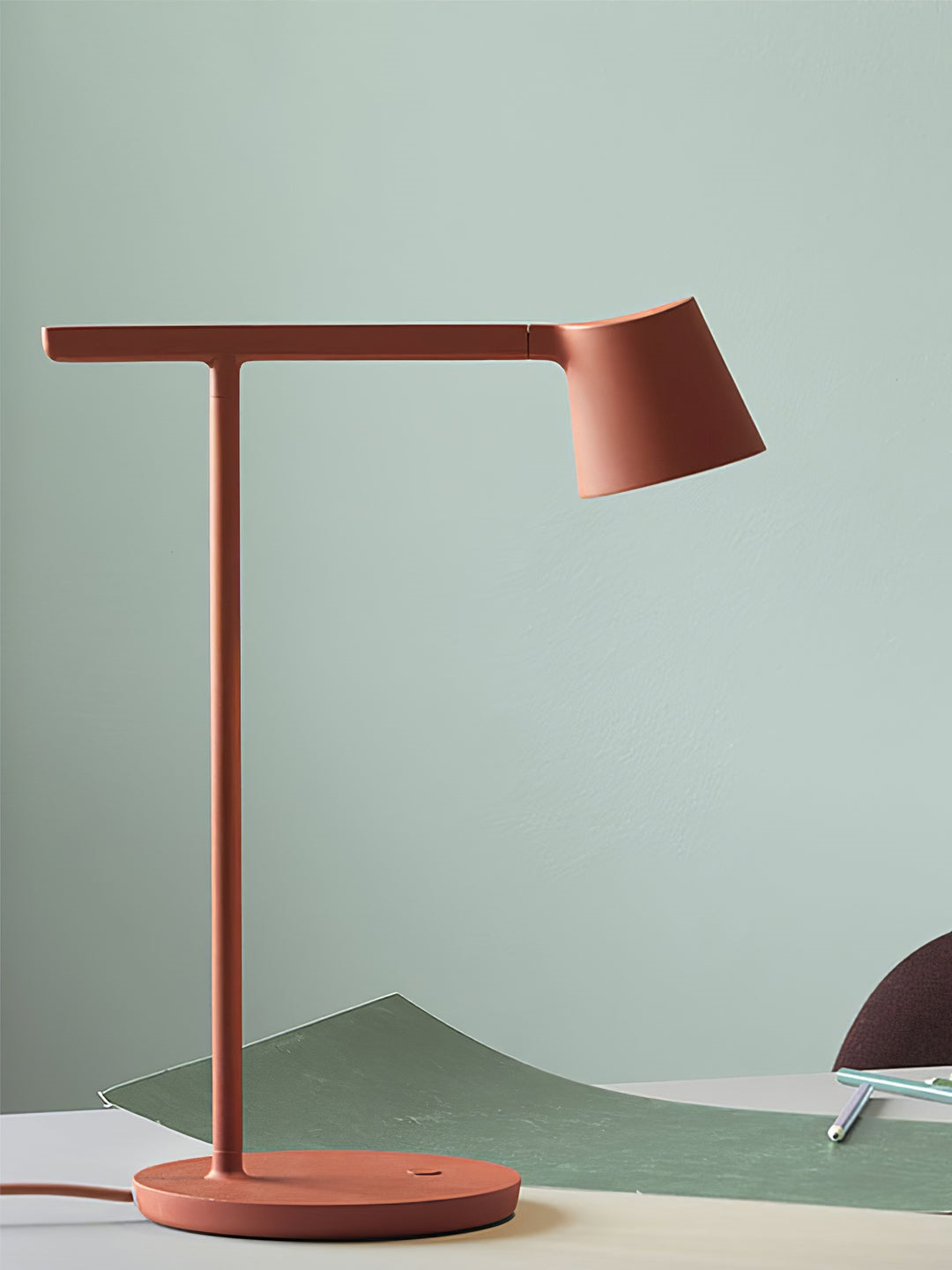 Kepler Table Lamp | Adjustable Aluminum Design | Black, White, Red, Olive