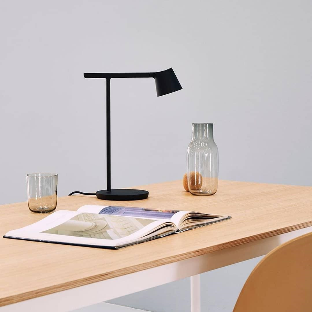 Kepler Table Lamp | Adjustable Aluminum Design | Black, White, Red, Olive