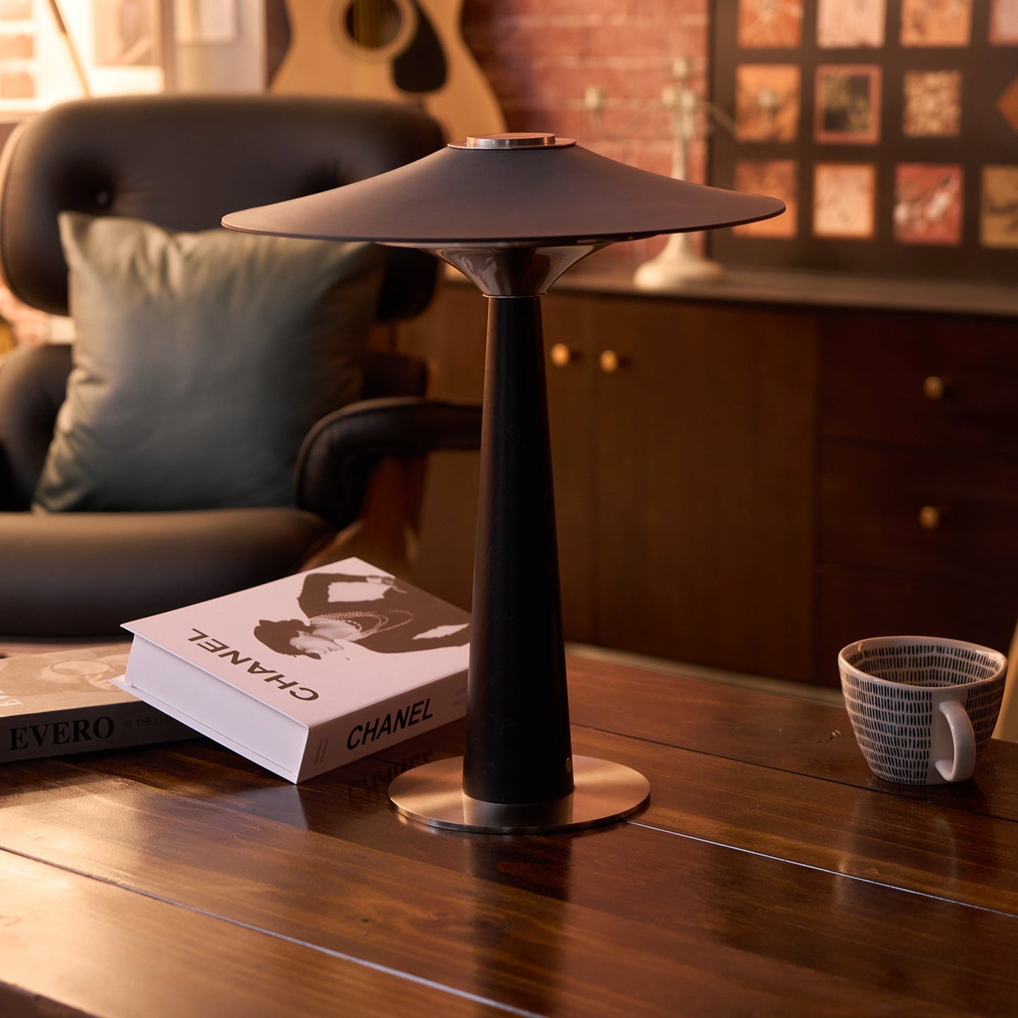 Kizu Peak Table Lamp | Minimalist Design | Black, Nickel