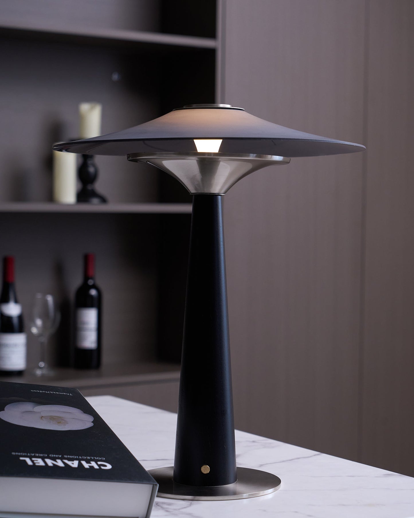 Kizu Peak Table Lamp | Minimalist Design | Black, Nickel