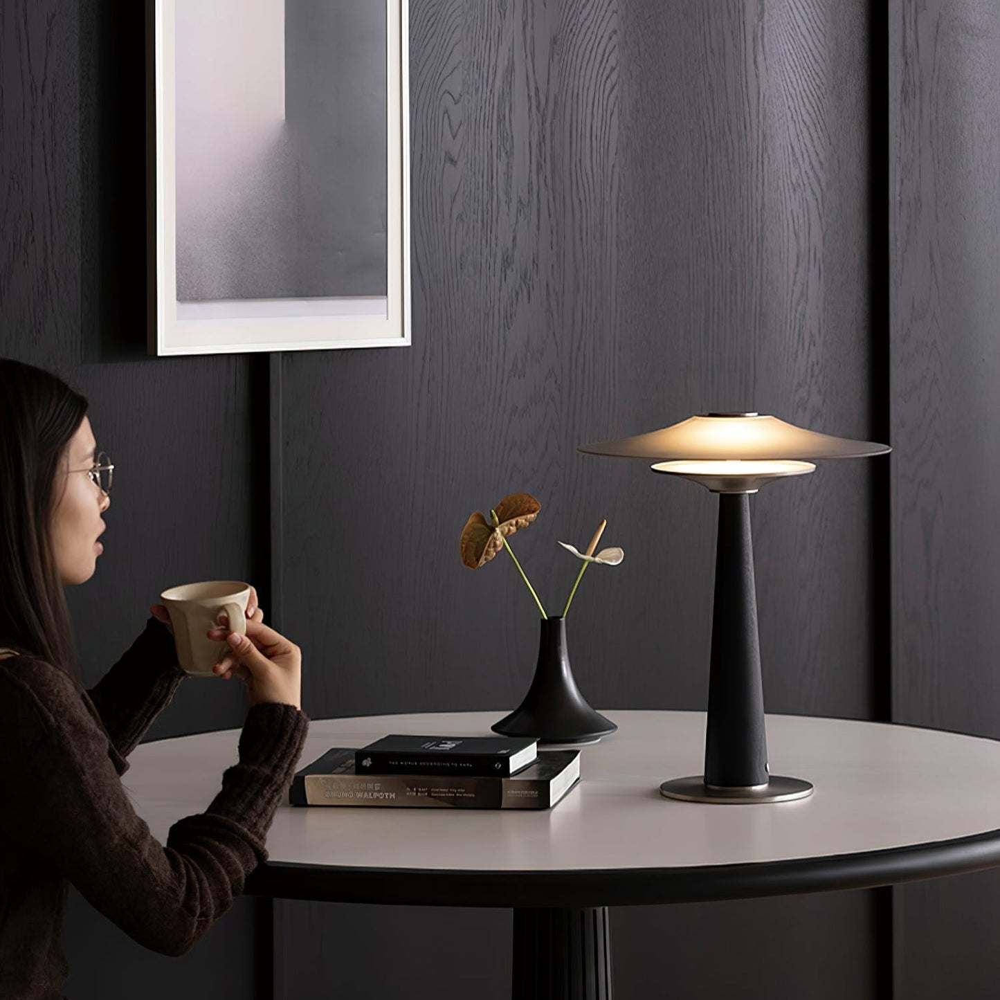 Kizu Peak Table Lamp | Minimalist Design | Black, Nickel