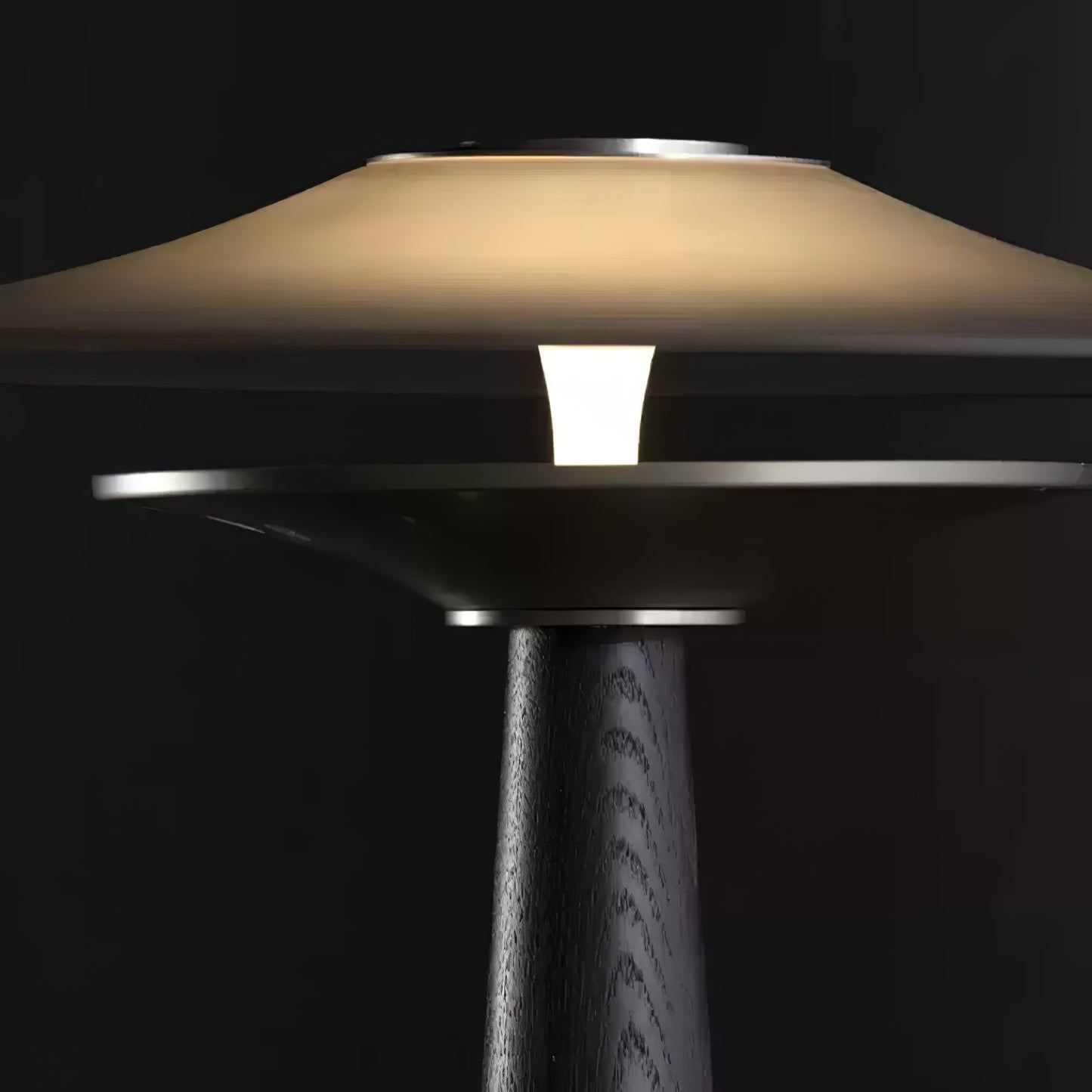 Kizu Peak Table Lamp | Minimalist Design | Black, Nickel