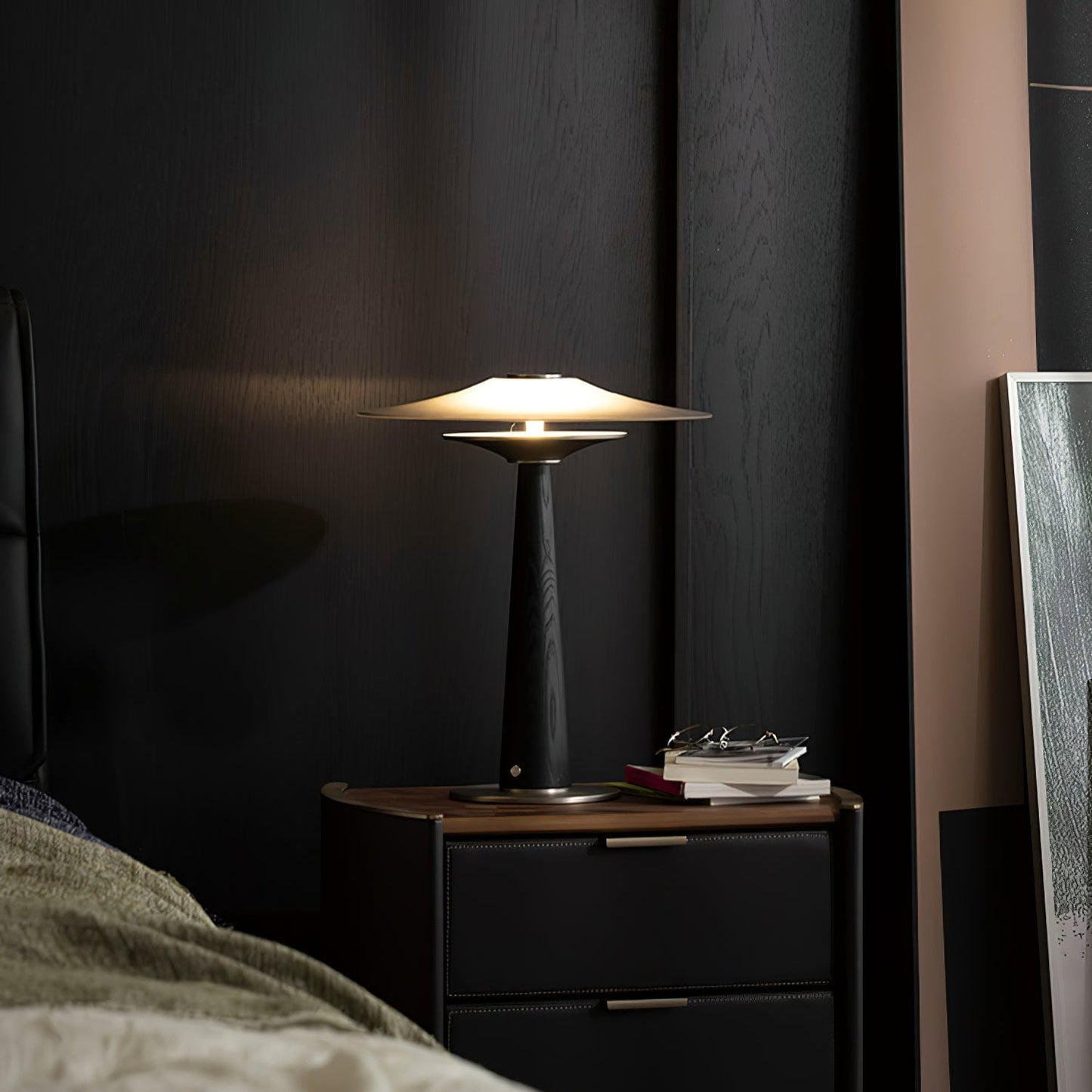 Kizu Peak Table Lamp | Minimalist Design | Black, Nickel