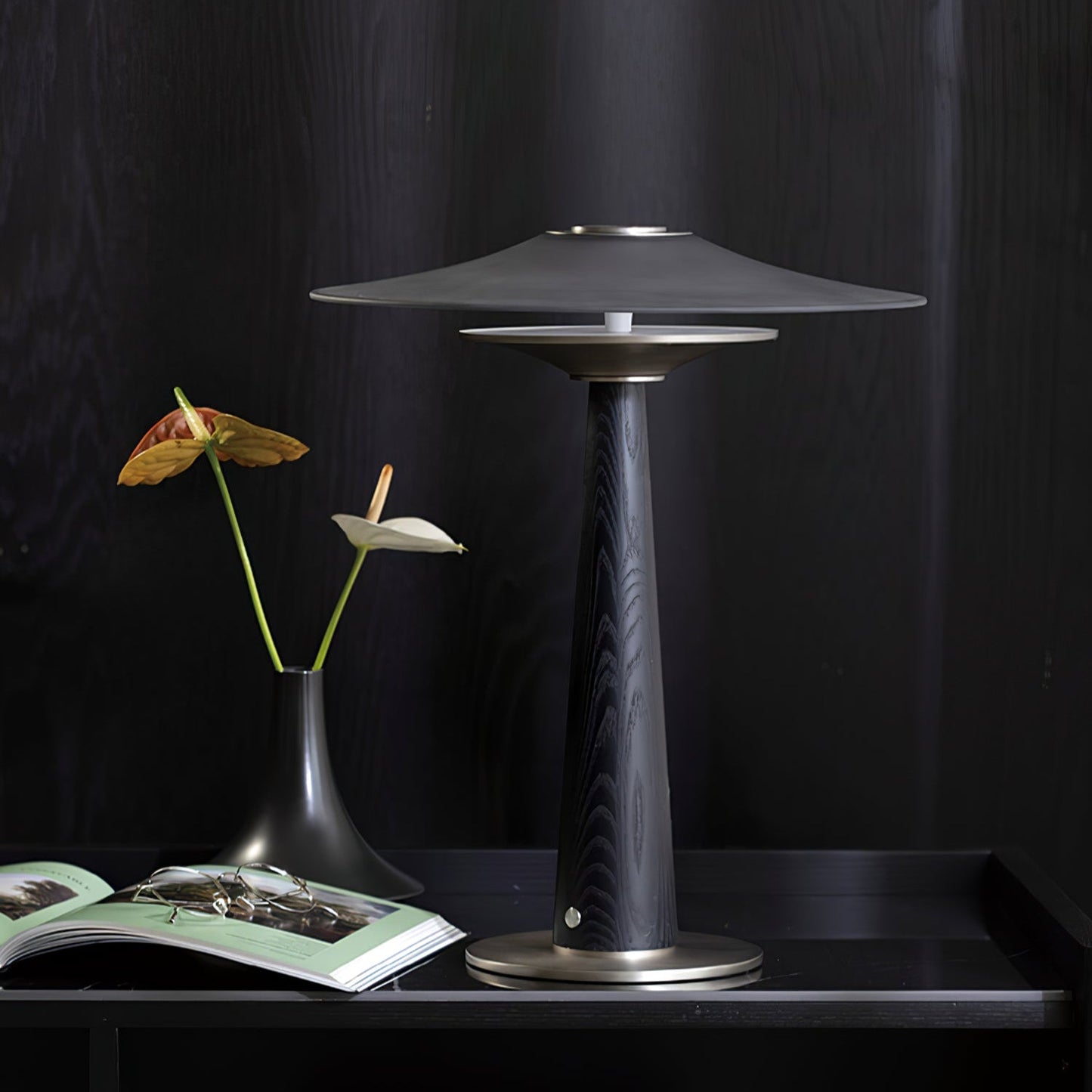 Kizu Peak Table Lamp | Minimalist Design | Black, Nickel