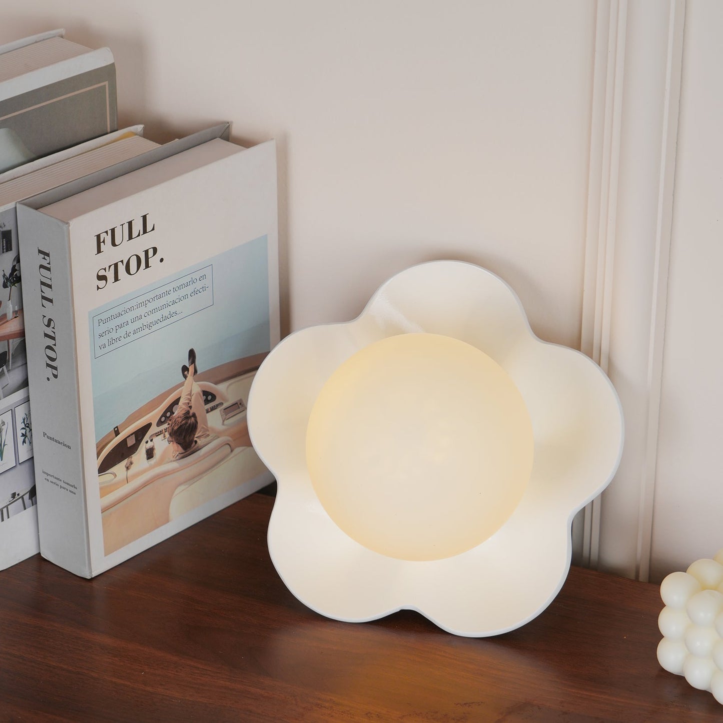 La Fleur Wall Lamp | Resin & Glass | White, Purple, Yellow