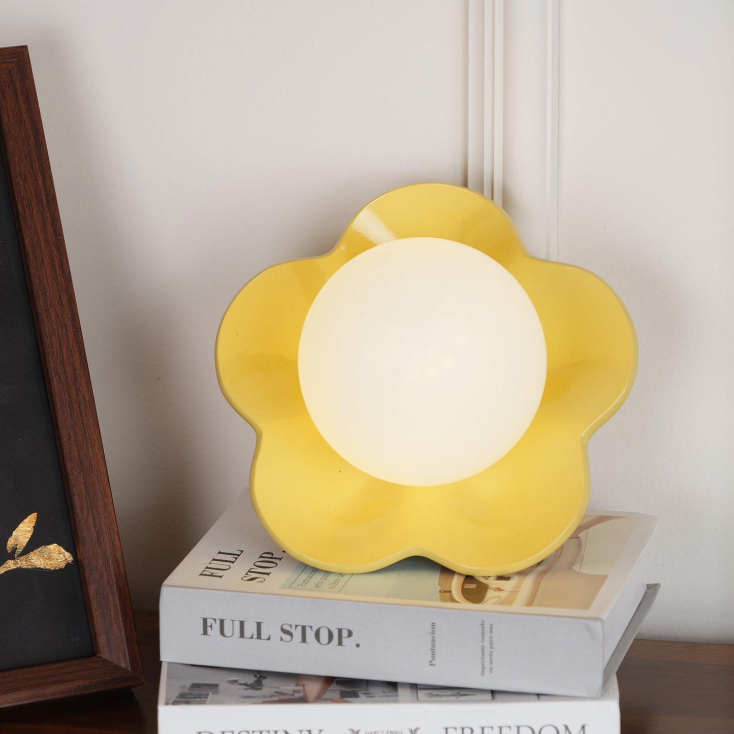 La Fleur Wall Lamp | Resin & Glass | White, Purple, Yellow