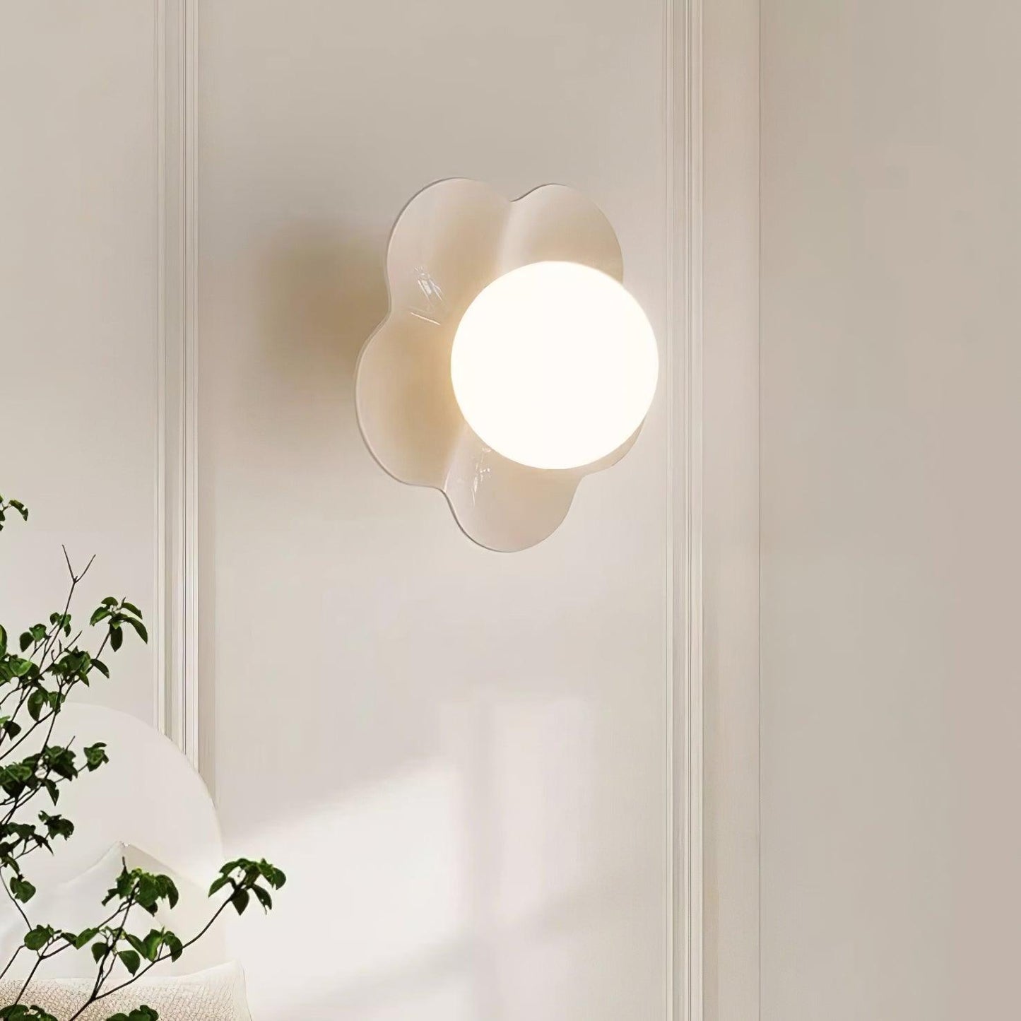 La Fleur Wall Lamp | Resin & Glass | White, Purple, Yellow
