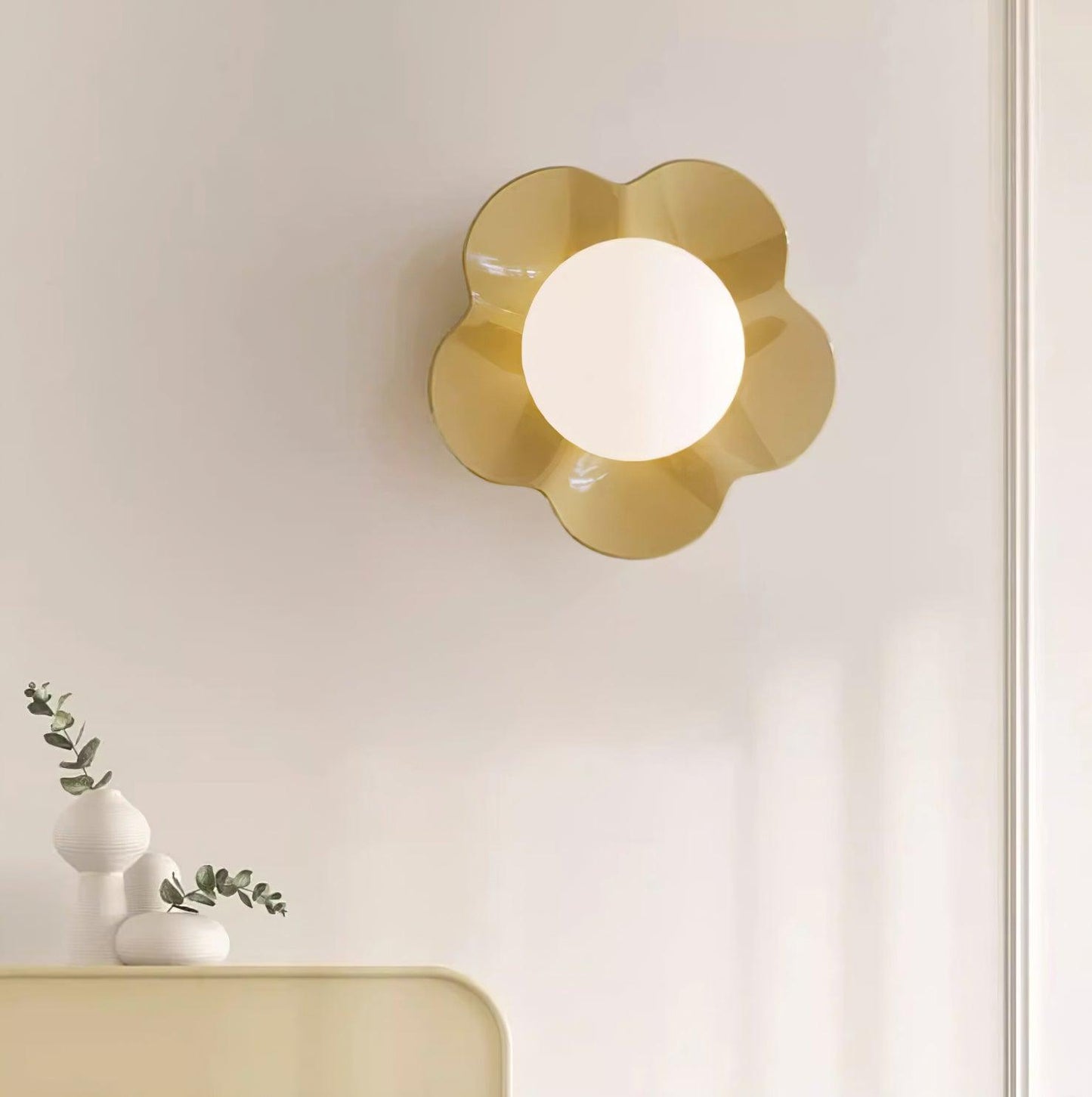 La Fleur Wall Lamp | Resin & Glass | White, Purple, Yellow