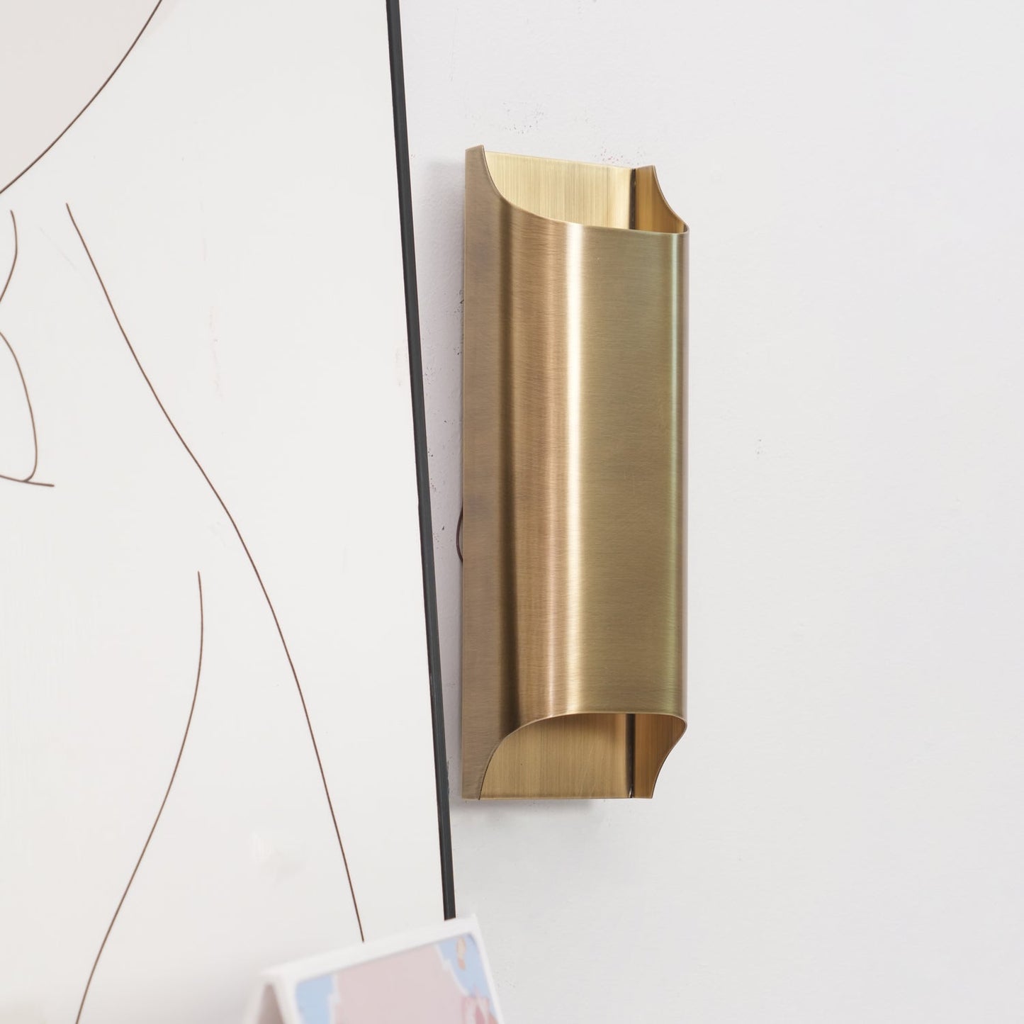 Brass Wall Lamp | Shiny Oil Varnish Finish | 25cm Diameter