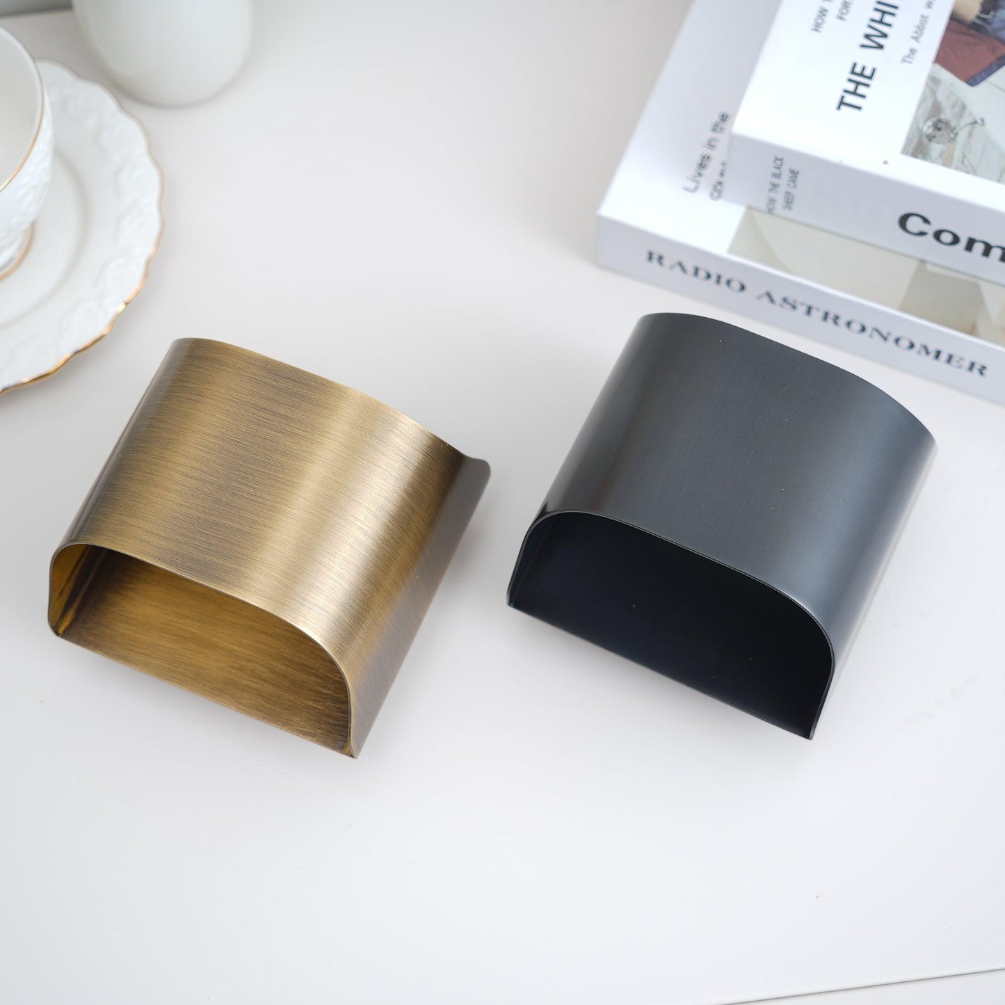 Brass Wall Lamp | Shiny Oil Varnish Finish | 25cm Diameter