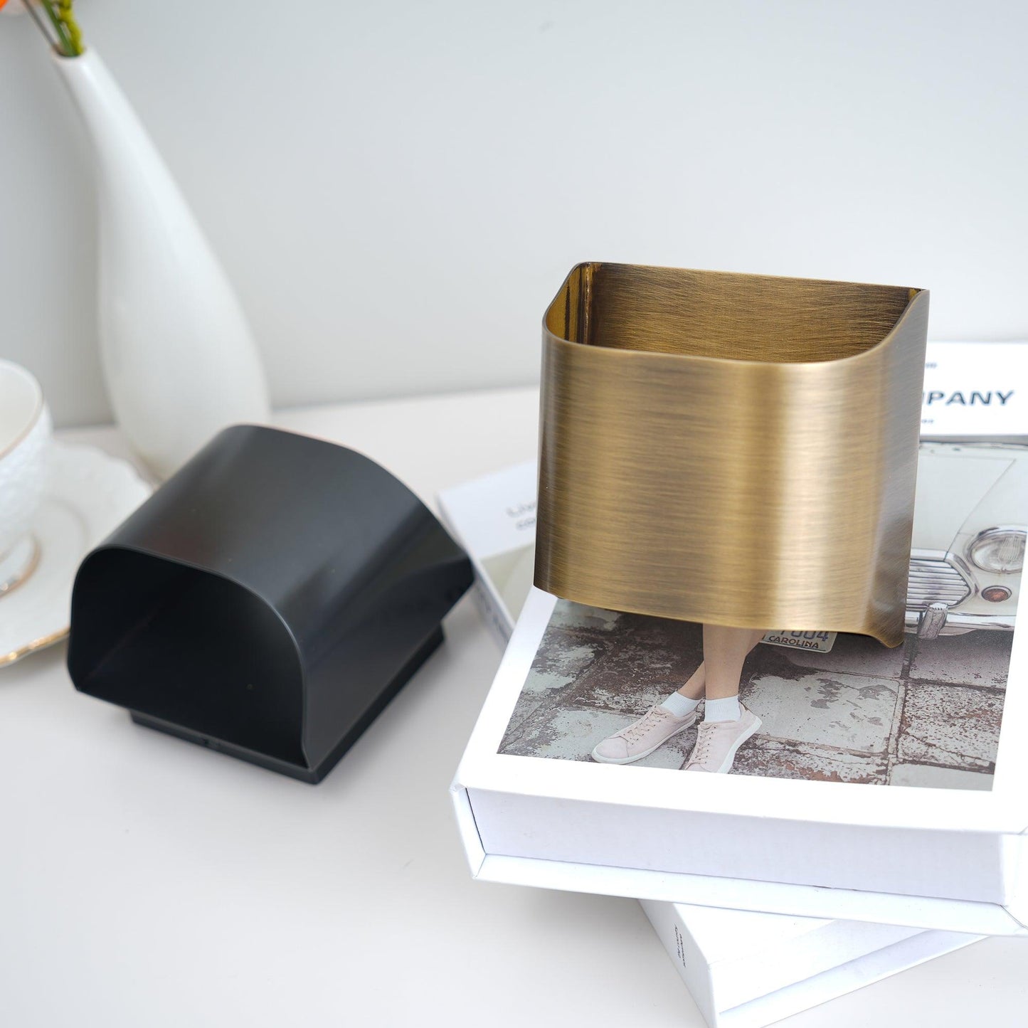 Brass Wall Lamp | Shiny Oil Varnish Finish | 25cm Diameter