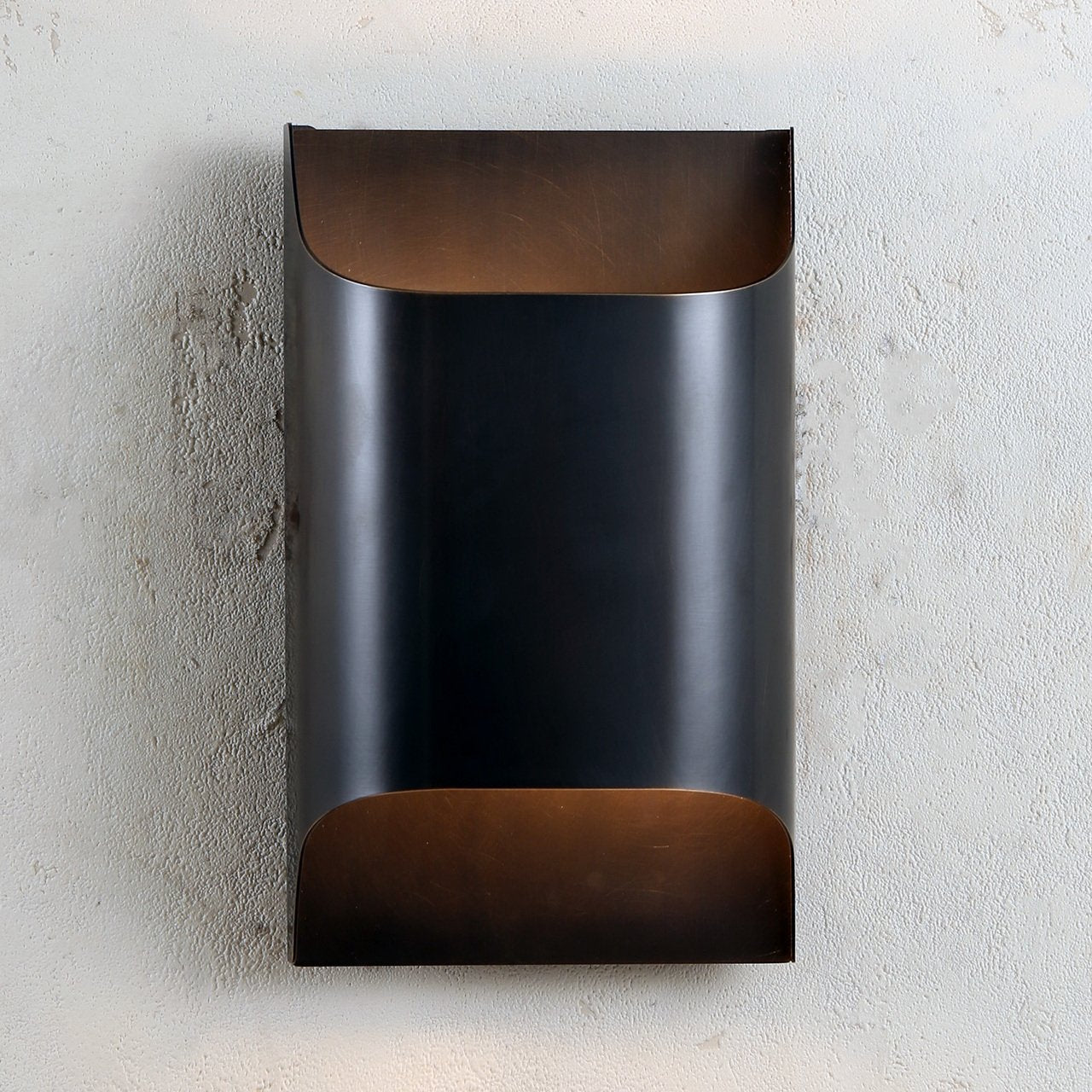 Brass Wall Lamp | Shiny Oil Varnish Finish | 25cm Diameter