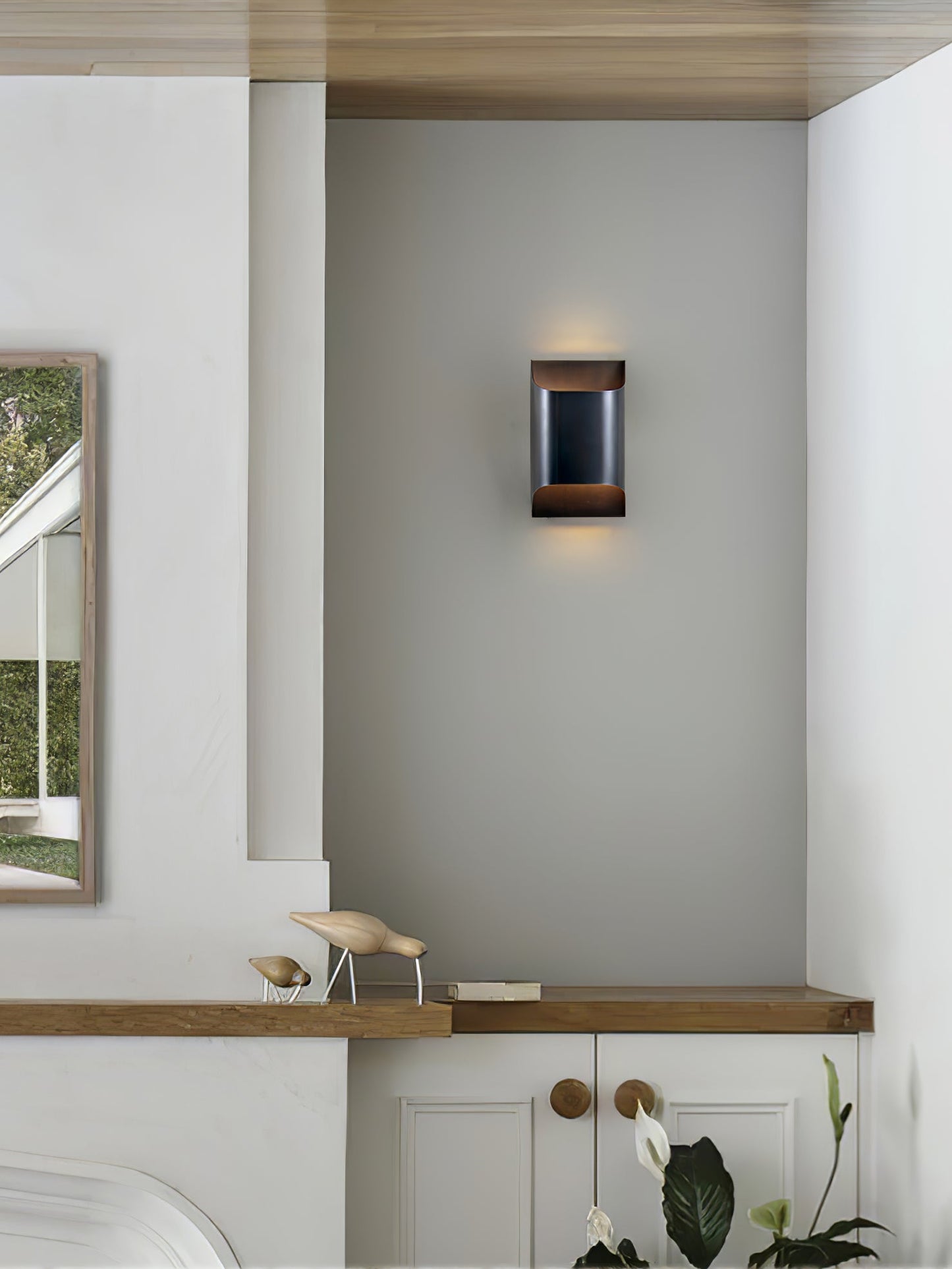 Brass Wall Lamp | Shiny Oil Varnish Finish | 25cm Diameter
