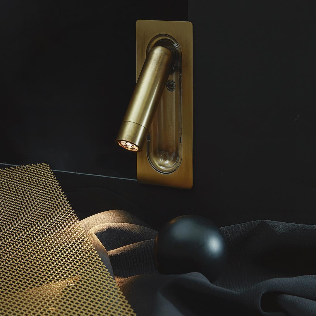 OmniLux Reading Lamp | Ergonomic 360º Rotation | Matte Black, White, Aluminum, Copper