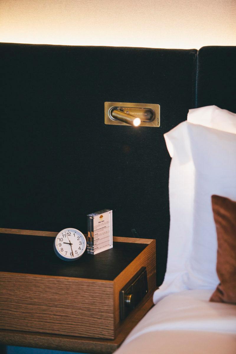 OmniLux Reading Lamp | Ergonomic 360º Rotation | Matte Black, White, Aluminum, Copper