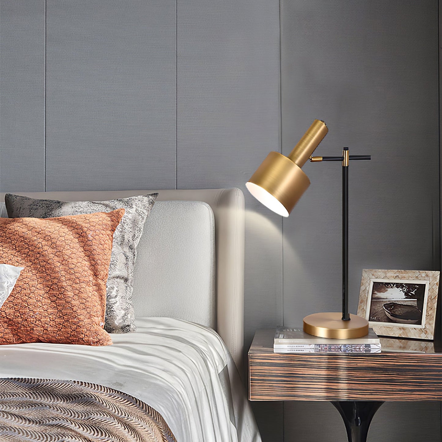 Lento Table Lamp | Polished Gold Finish | Black
