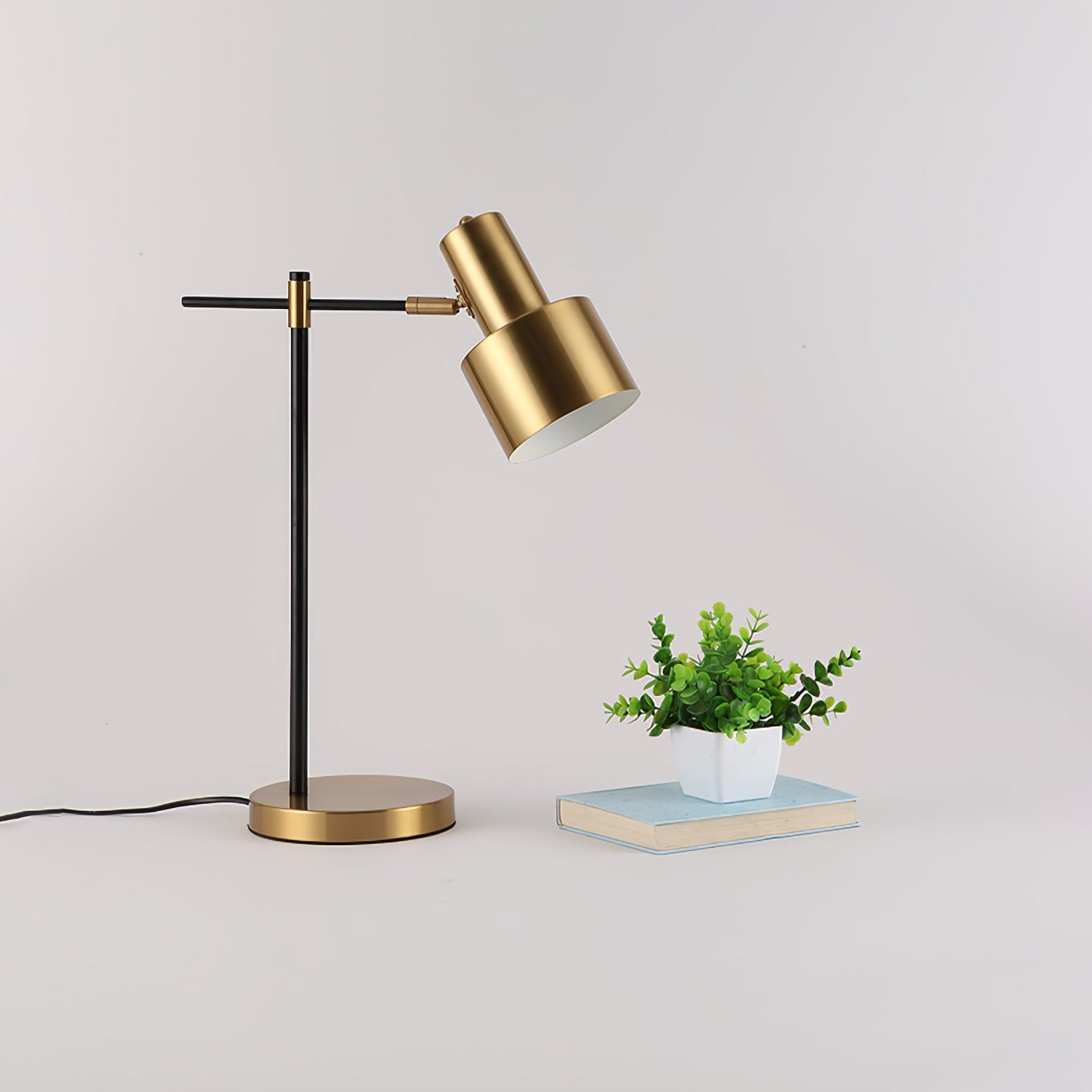 Lento Table Lamp | Polished Gold Finish | Black