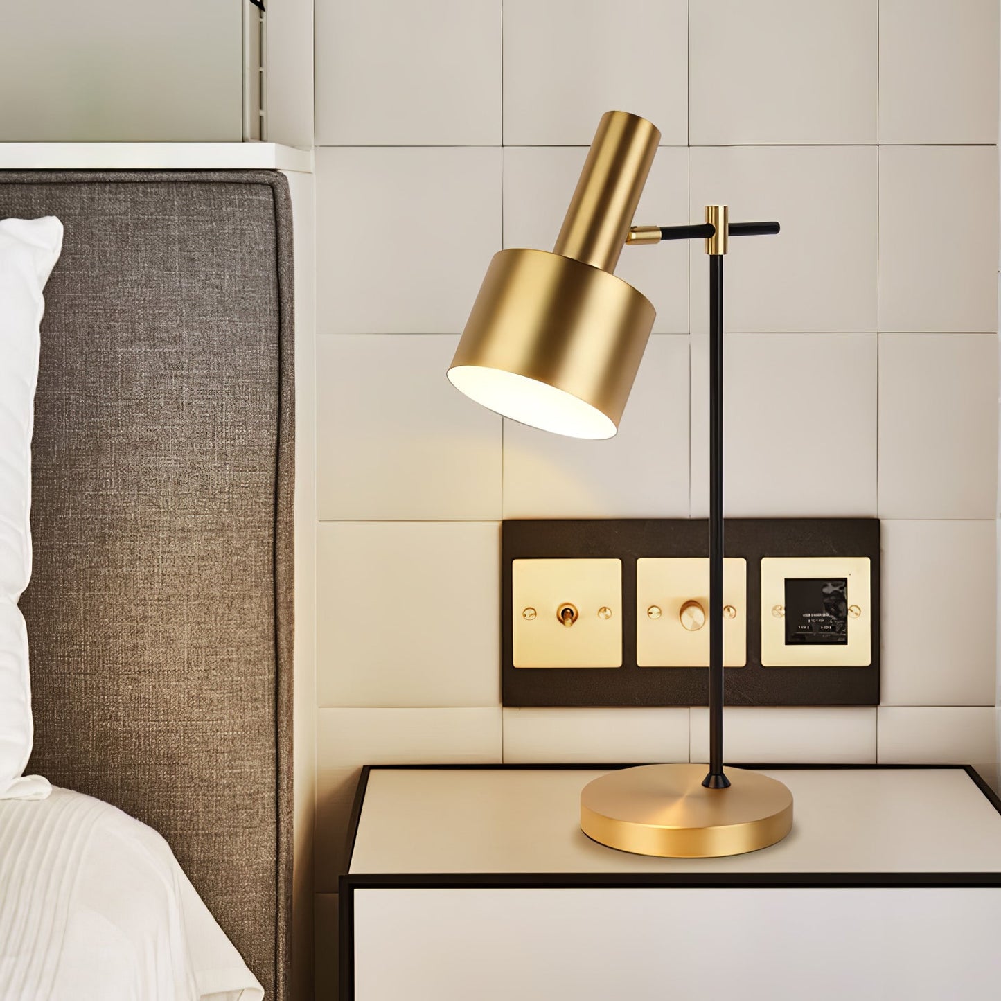Lento Table Lamp | Polished Gold Finish | Black