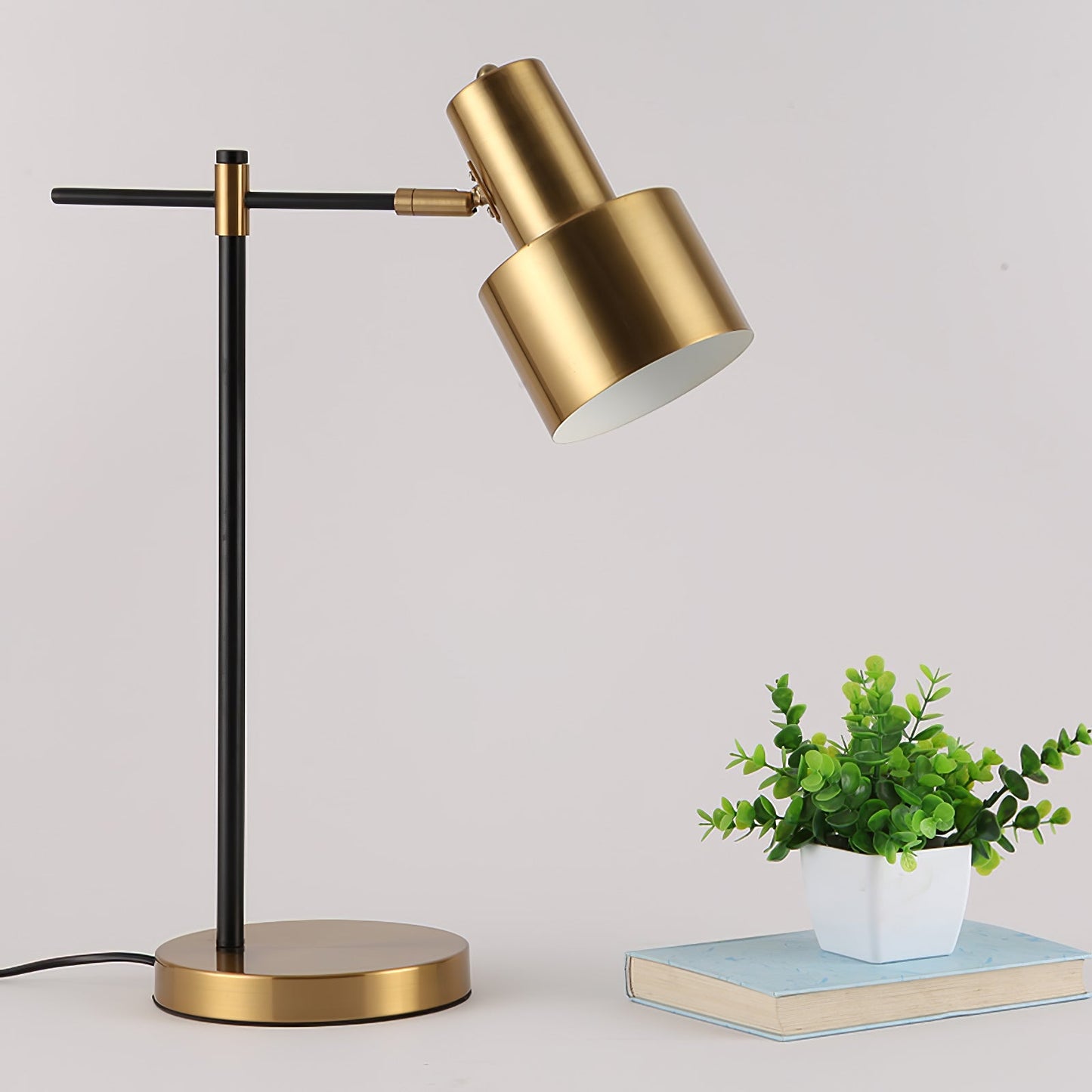 Lento Table Lamp | Polished Gold Finish | Black