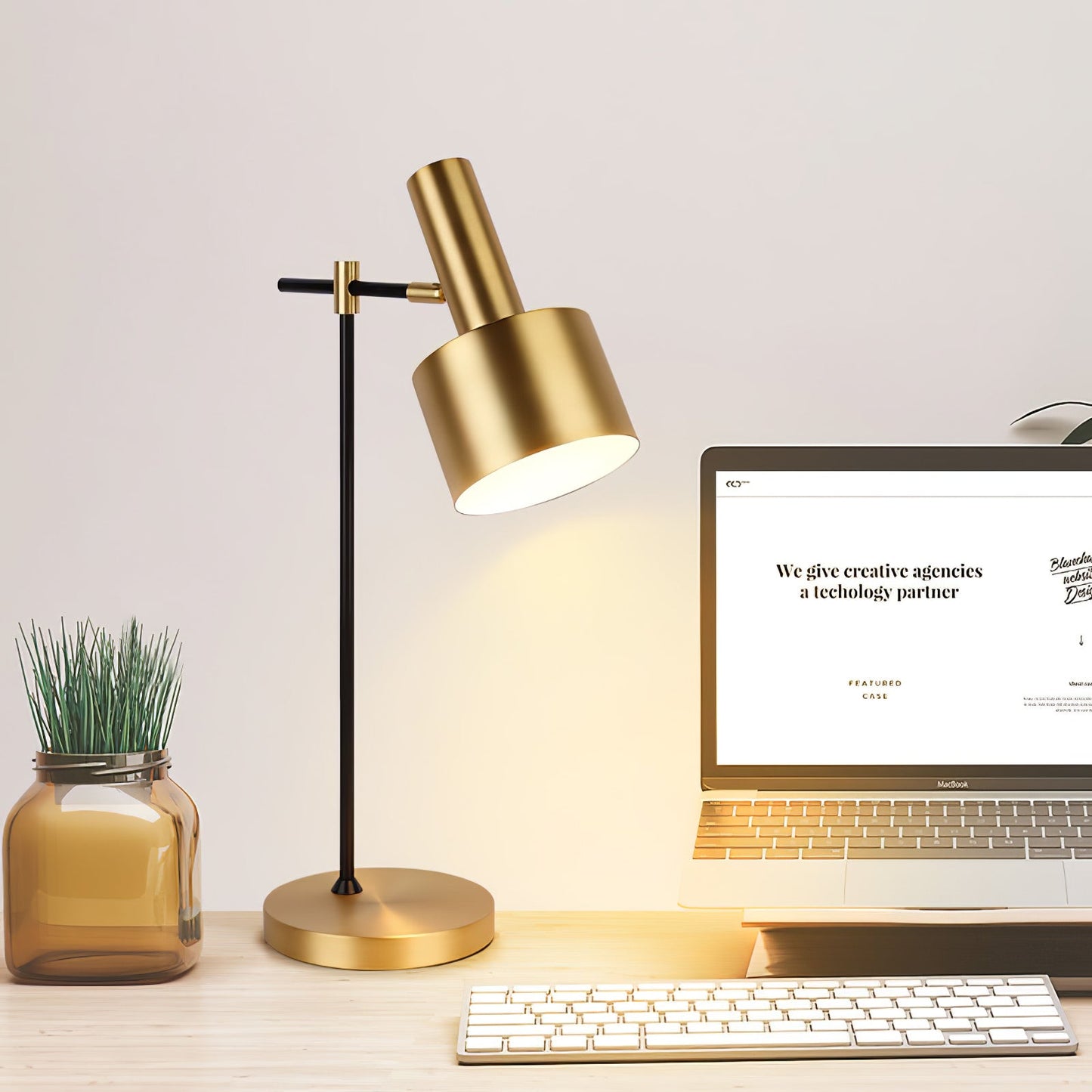 Lento Table Lamp | Polished Gold Finish | Black