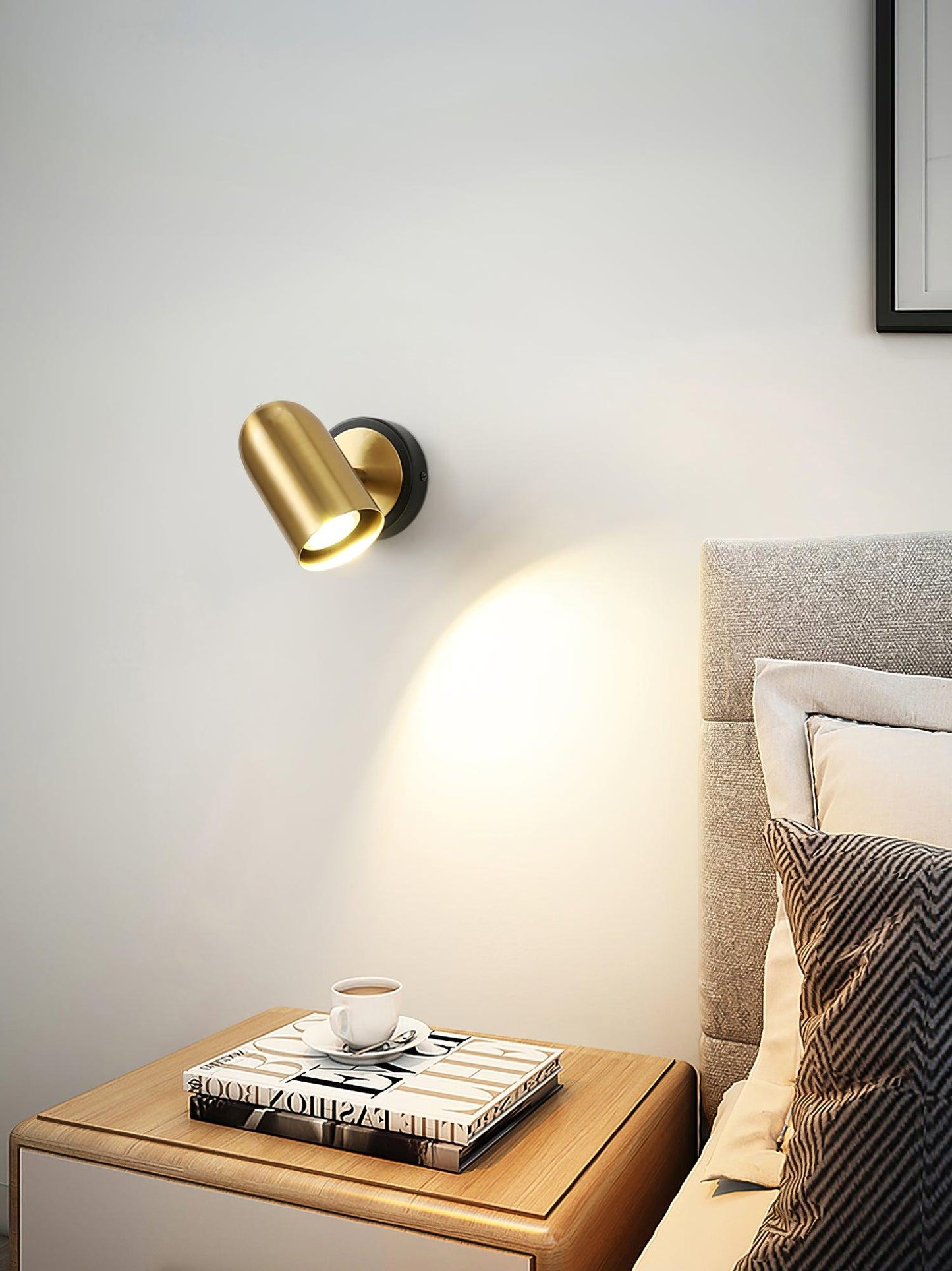 Leonardo Wall Lamp | Gold Finish | Iron Metal