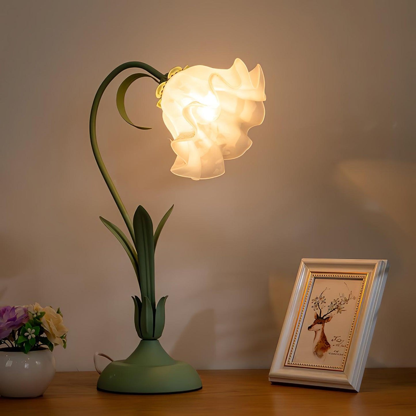 Lily of the Valley Table Lamp | Gold-Tone Metal & Glass | 30cm Diameter