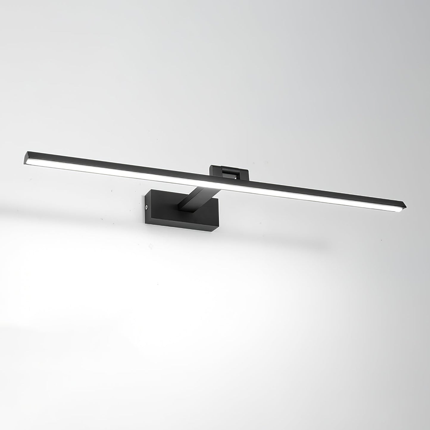 Linear Bathroom Wall Lamp | Aluminum | Black/White