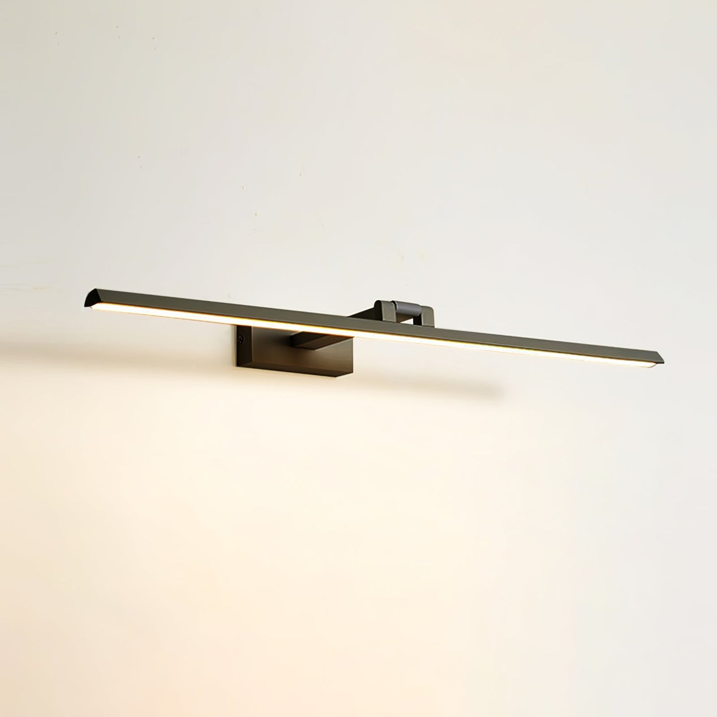 Linear Bathroom Wall Lamp | Aluminum | Black/White