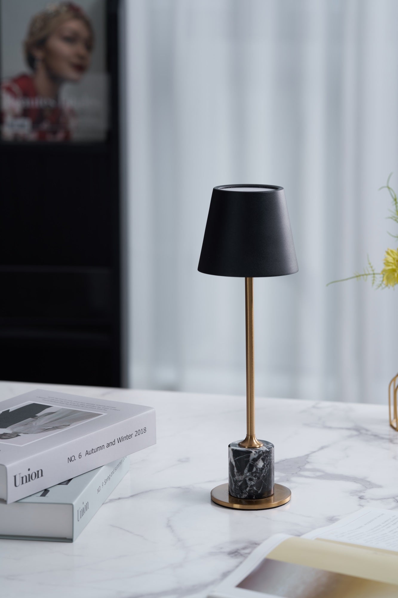 Lirio Mini Table Lamp | Marble Base | Black and Gold