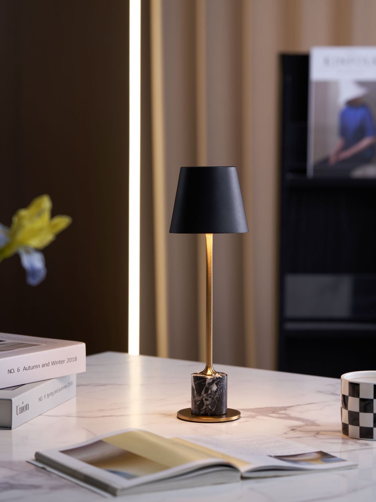Lirio Mini Table Lamp | Marble Base | Black and Gold