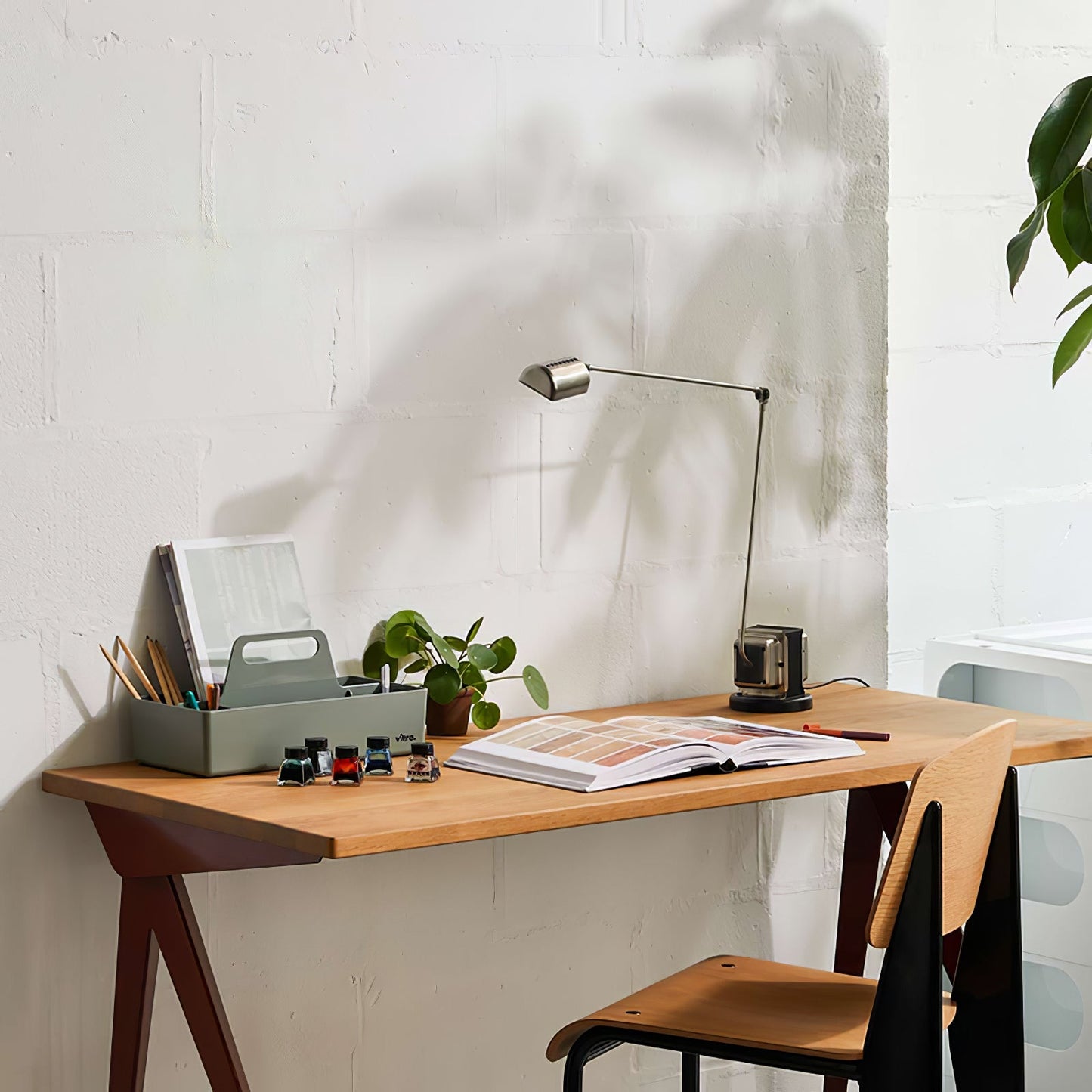Dynamo Table Lamp | Rotating Diffuser | Dimmable LED