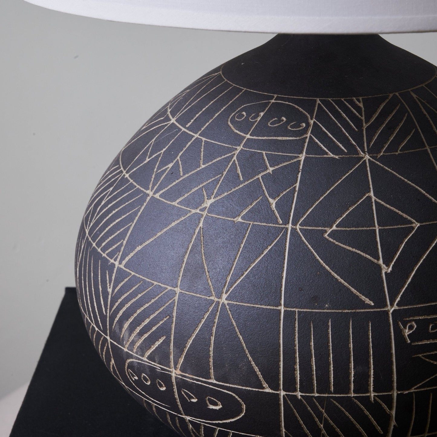 Lunari Etch Table Lamp | Ceramic Base | Black