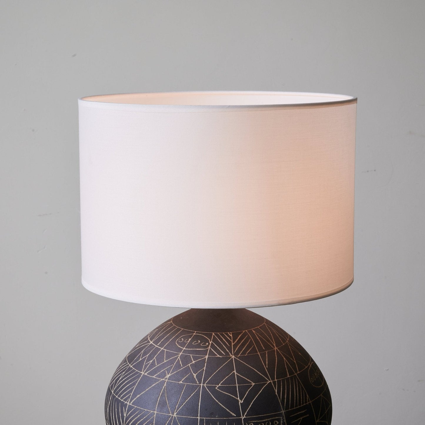 Lunari Etch Table Lamp | Ceramic Base | Black