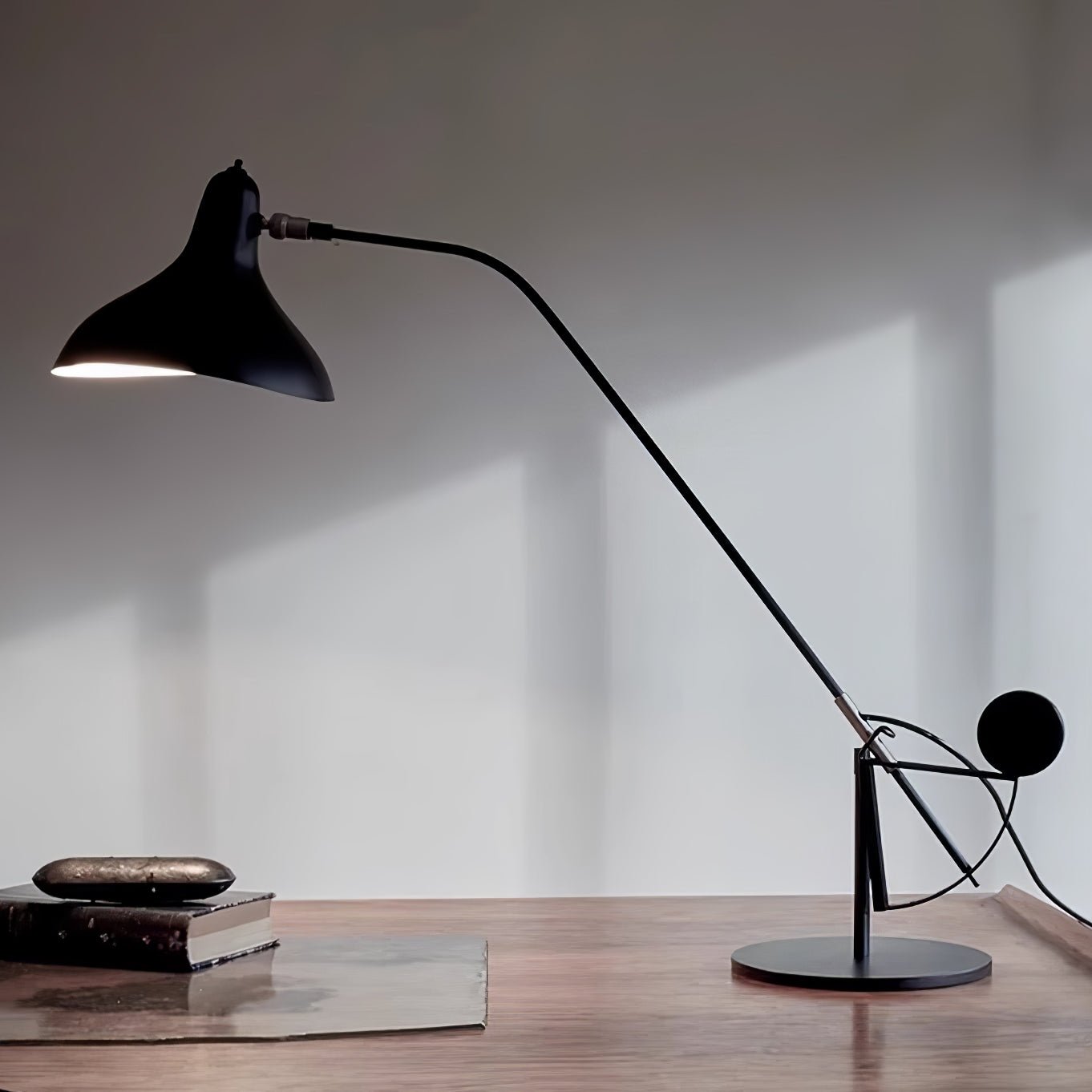 Oculus Table Lamp | Matte Black Metal | Adjustable Design