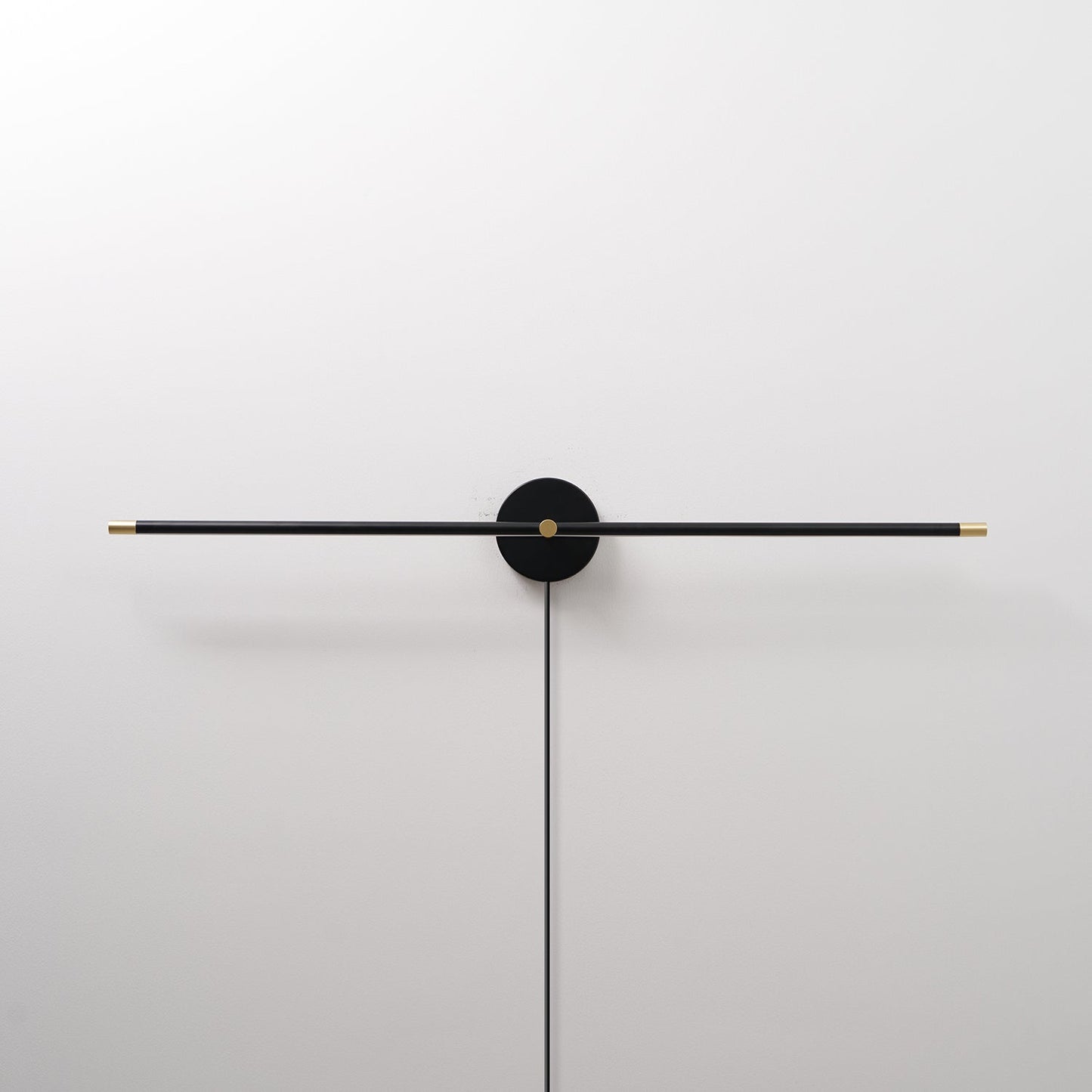Minimalist Wall Lamp | LED | Black or Gold