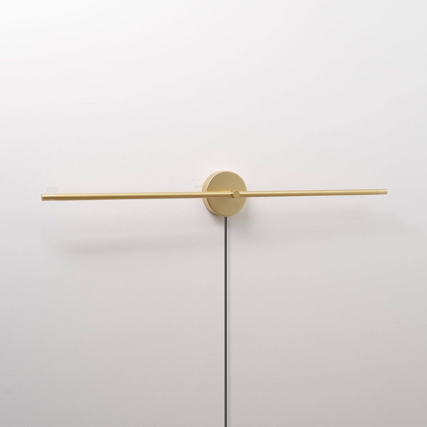 Minimalist Wall Lamp | LED | Black or Gold
