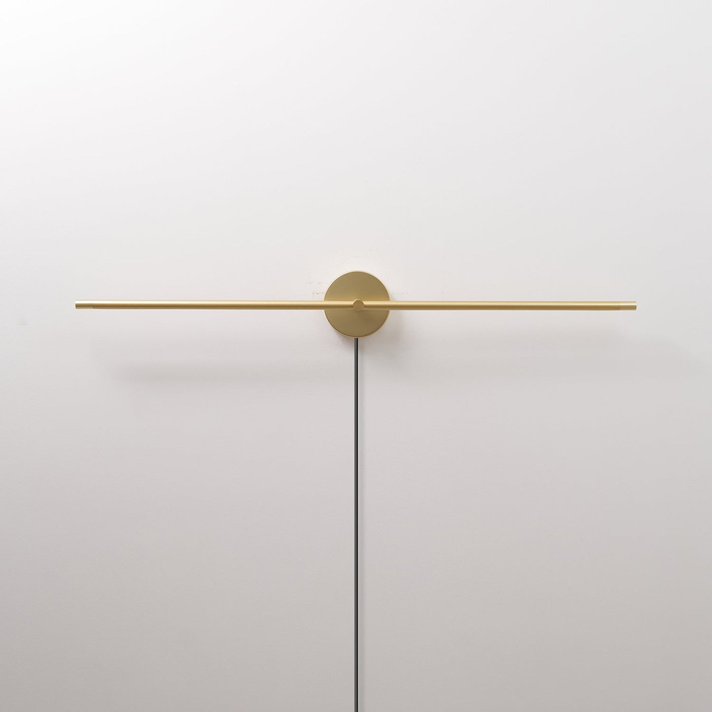 Minimalist Wall Lamp | LED | Black or Gold