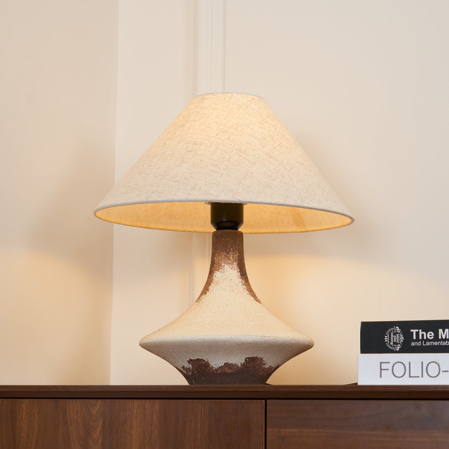 Napa Valley Table Lamp | Metal Ceramic Fabric | Beige