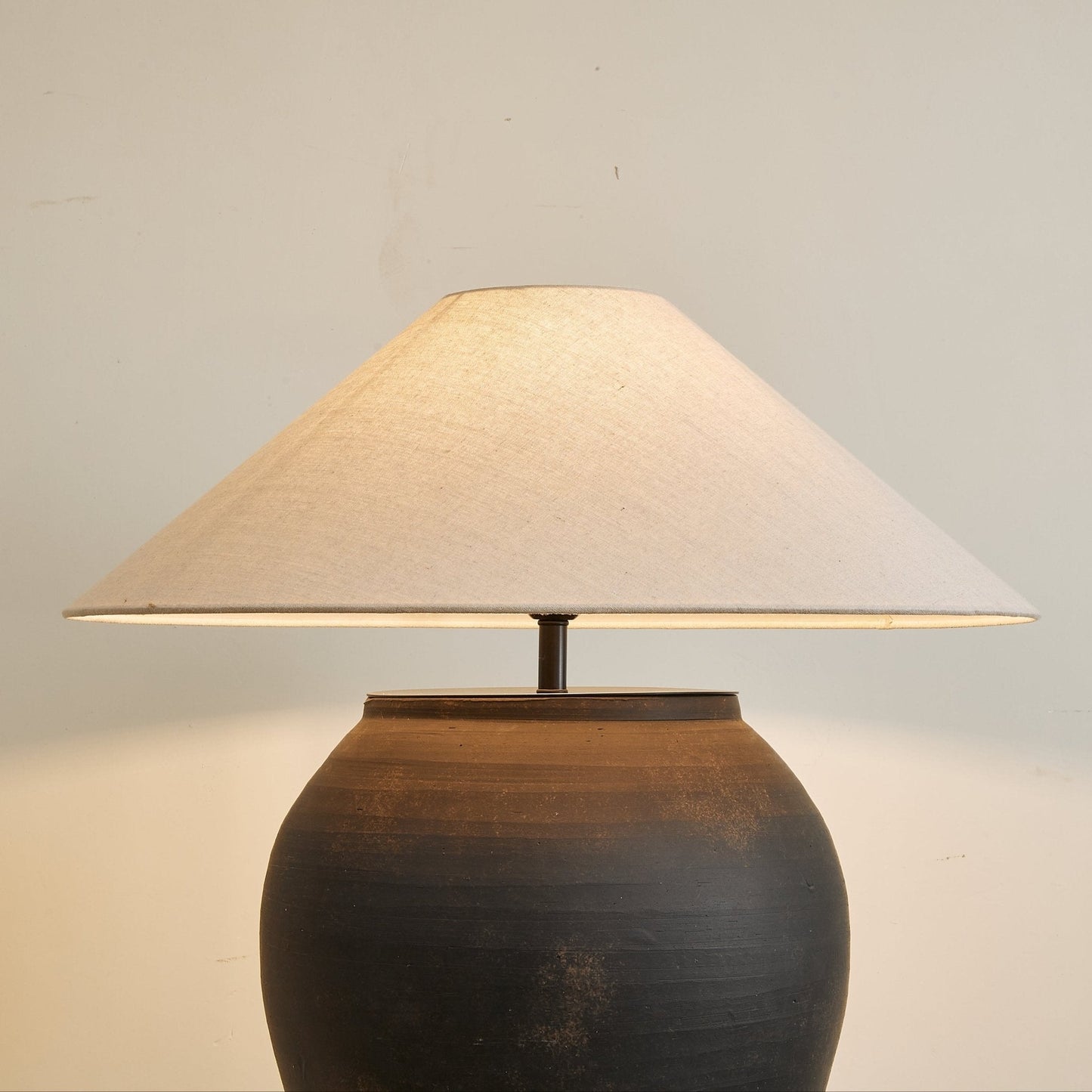 Noira Terracotta Table Lamp | Terracotta | Black and White