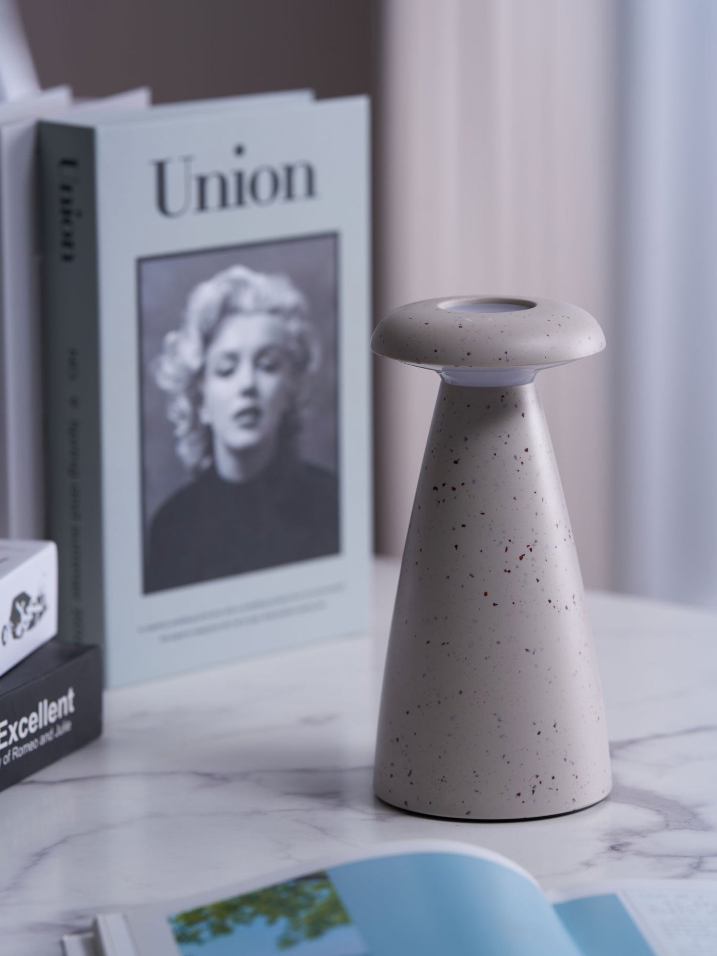 Noko Mushroom Table Lamp | Rechargeable | Grey, Green, Orange