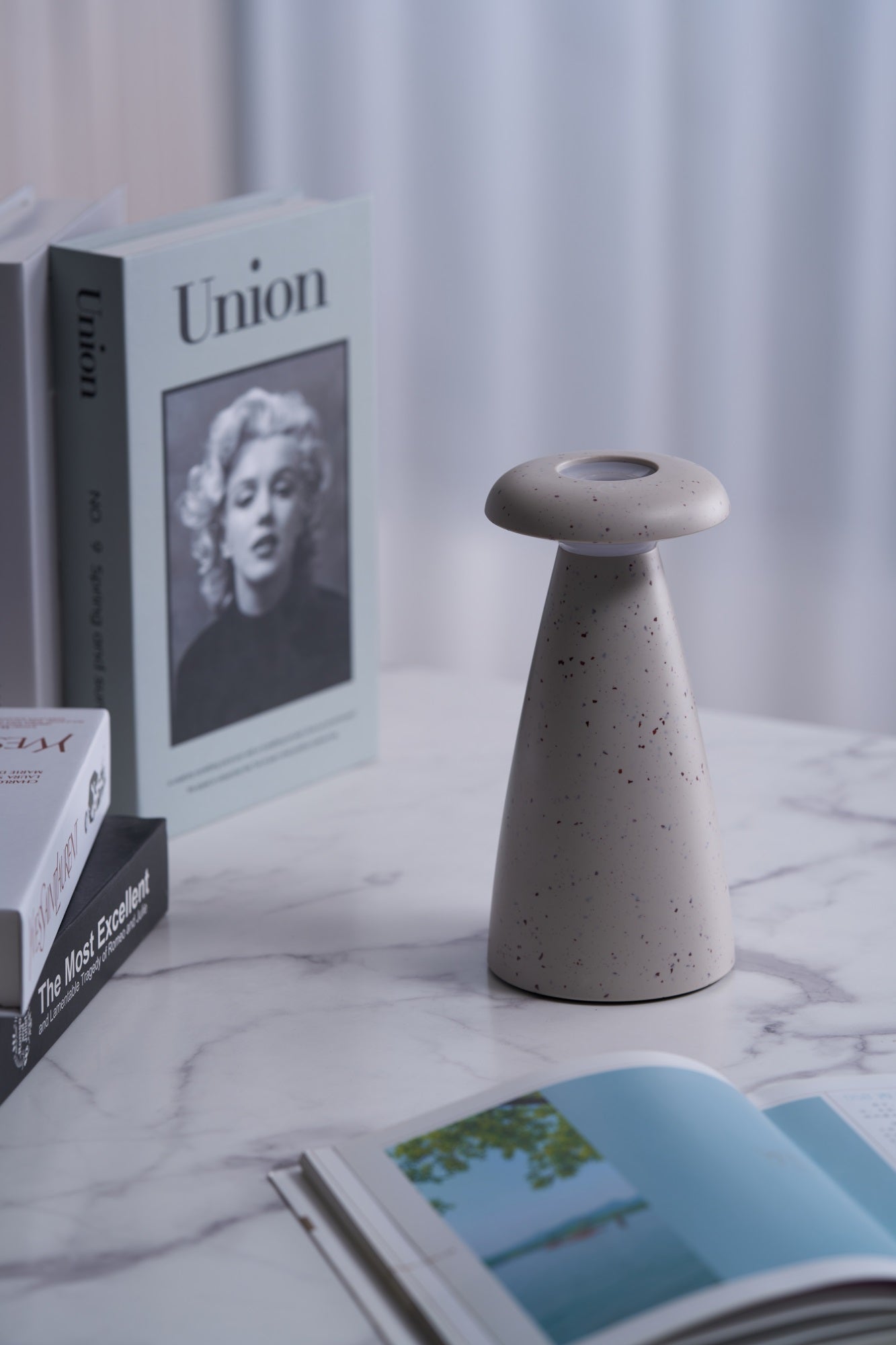 Noko Mushroom Table Lamp | Rechargeable | Grey, Green, Orange