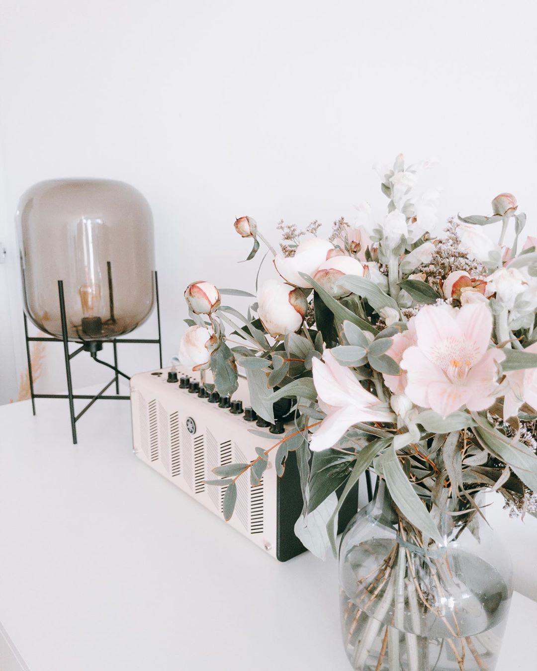 Oda Table Lamp | Hand-Blown Glass | Available in Clear, Grey, Amber, Light Blue