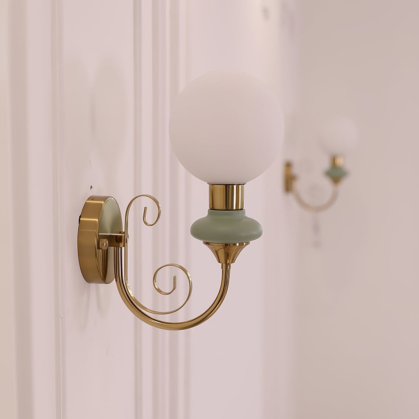 Onyx Wall Lamp | Wood & Metal | Green Gold Finish